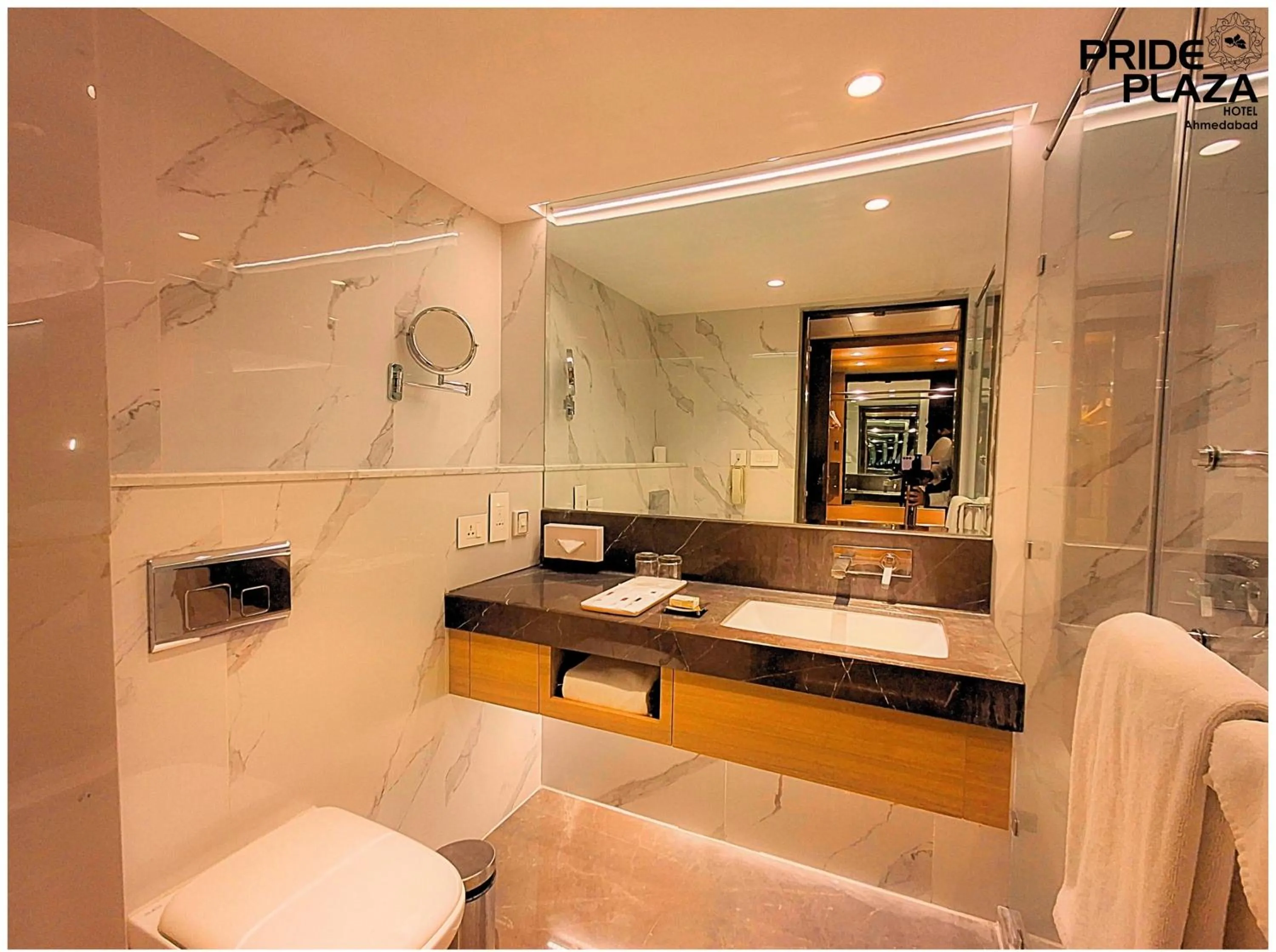 Shower in Pride Plaza Hotel, Ahmedabad