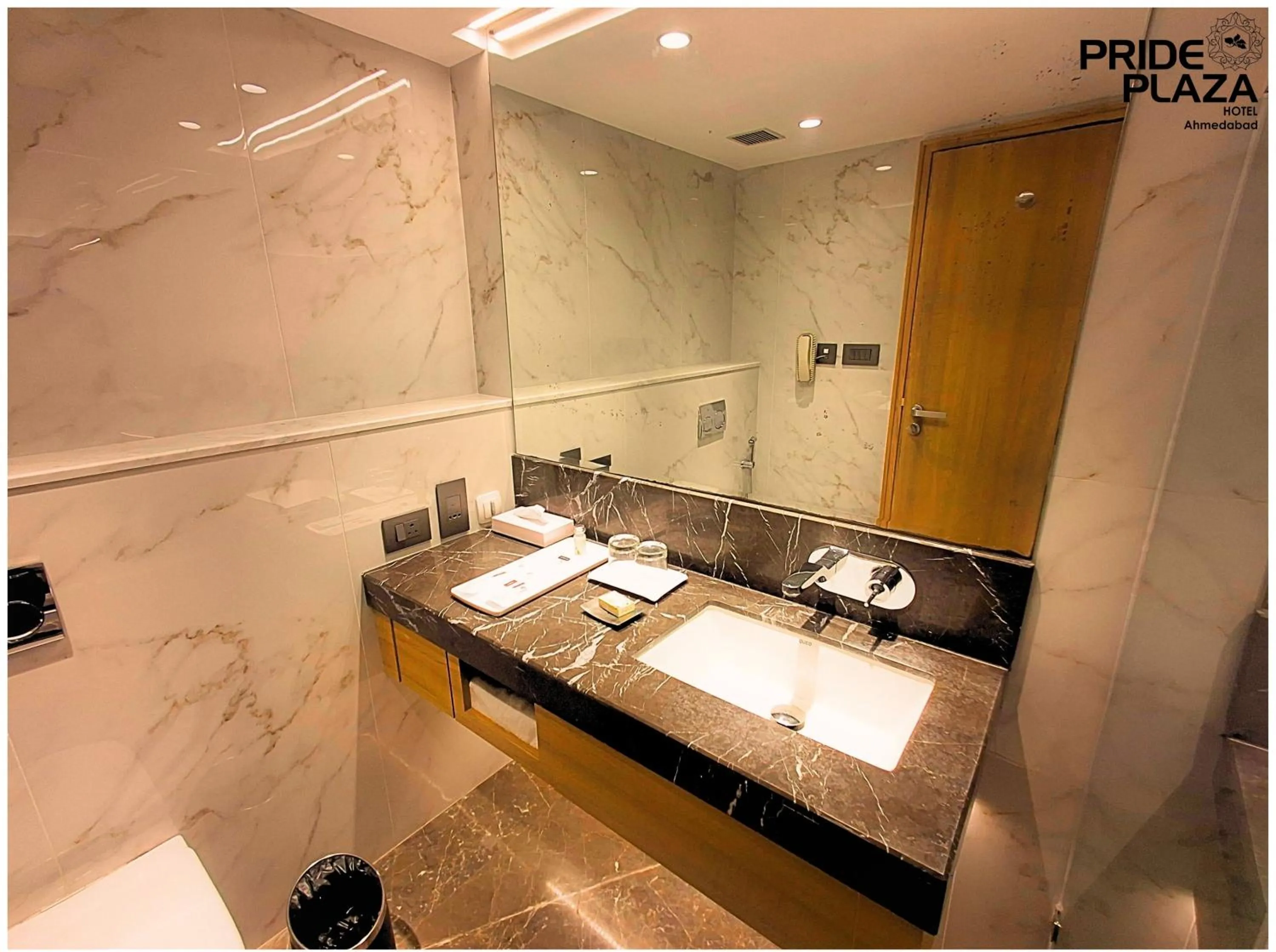 Shower in Pride Plaza Hotel, Ahmedabad