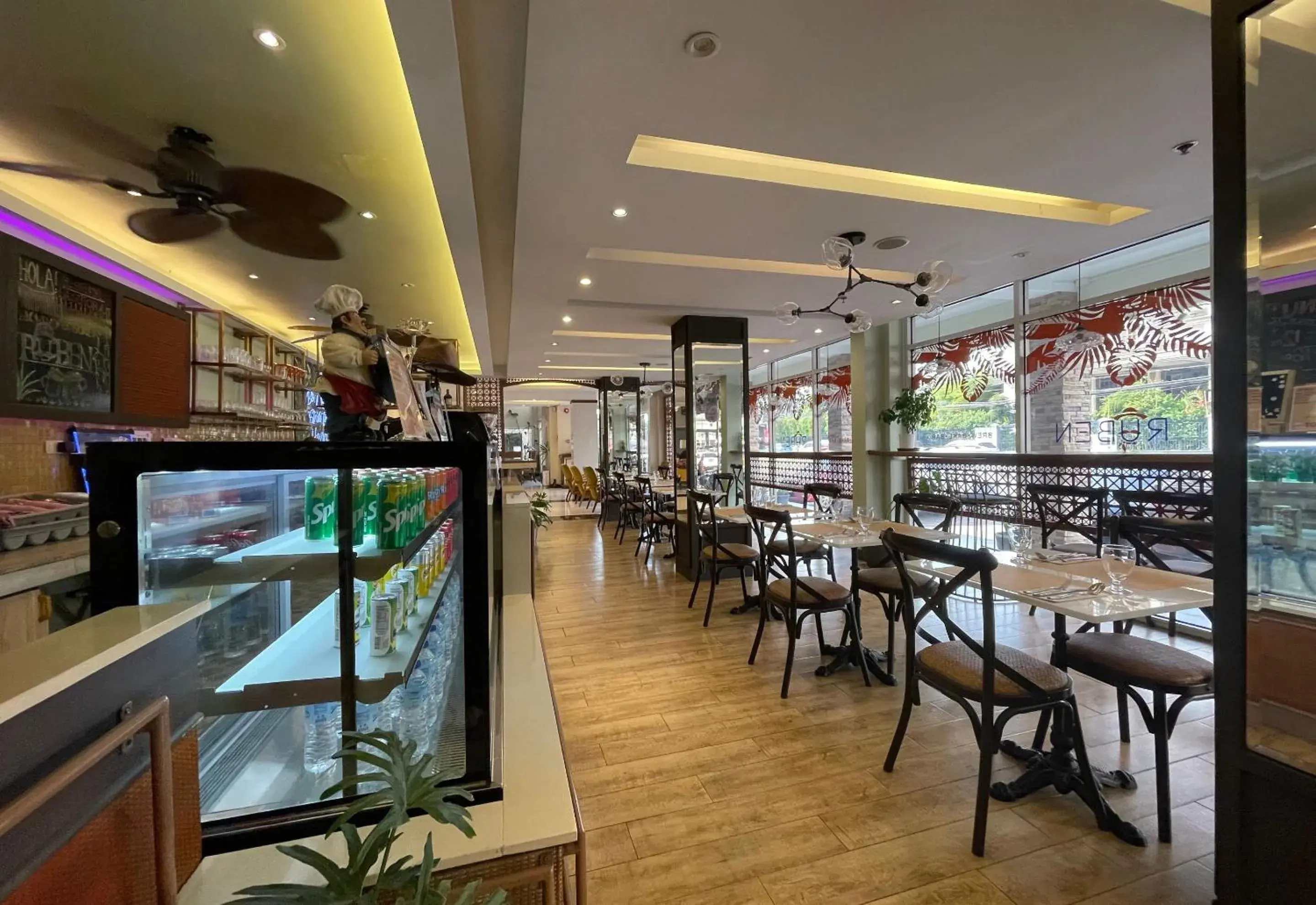 Restaurant/places to eat in Bendix Hotel San Fernando powered by Cocotel Restaurant/places to eat in Bendix Hotel San Fernando powered by Cocotel