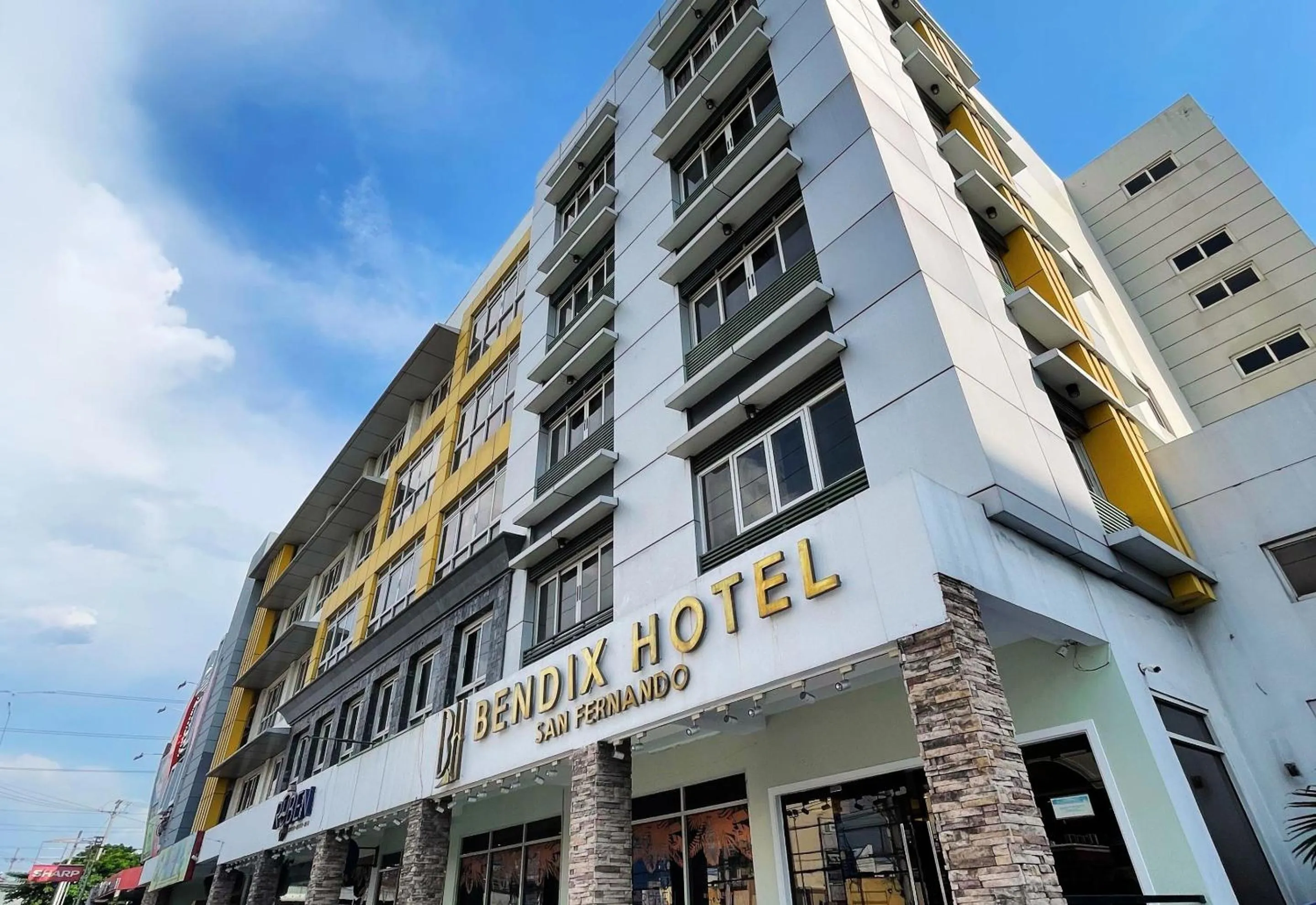 Property building in Bendix Hotel San Fernando powered by Cocotel