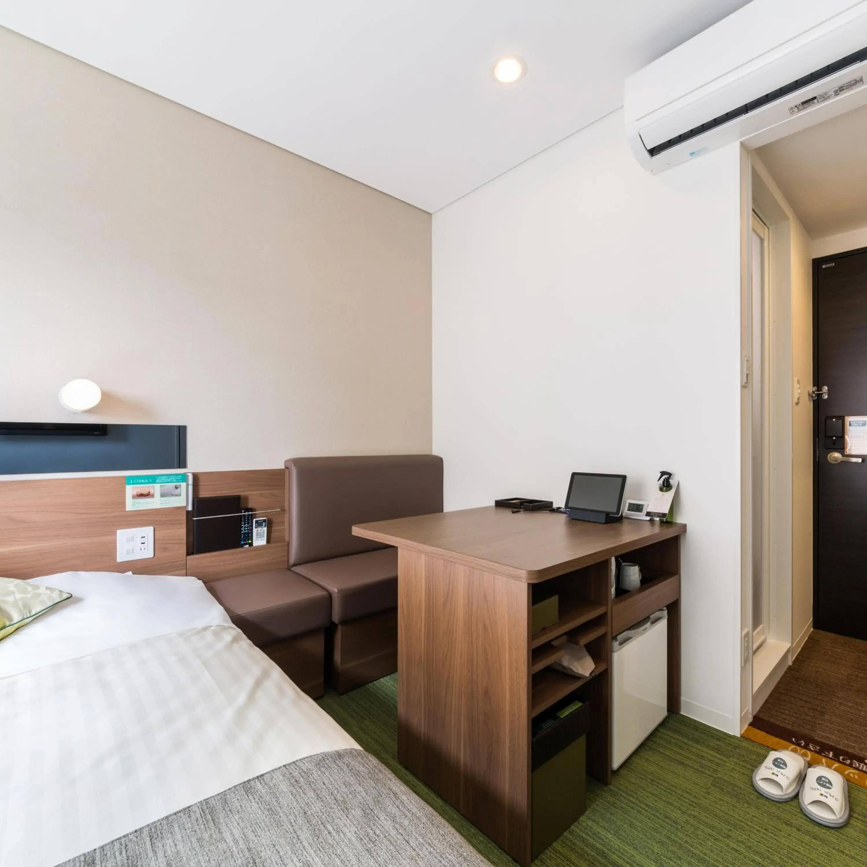 Bed in Super Hotel Premier Hakataeki Bed in Super Hotel Premier Hakataeki