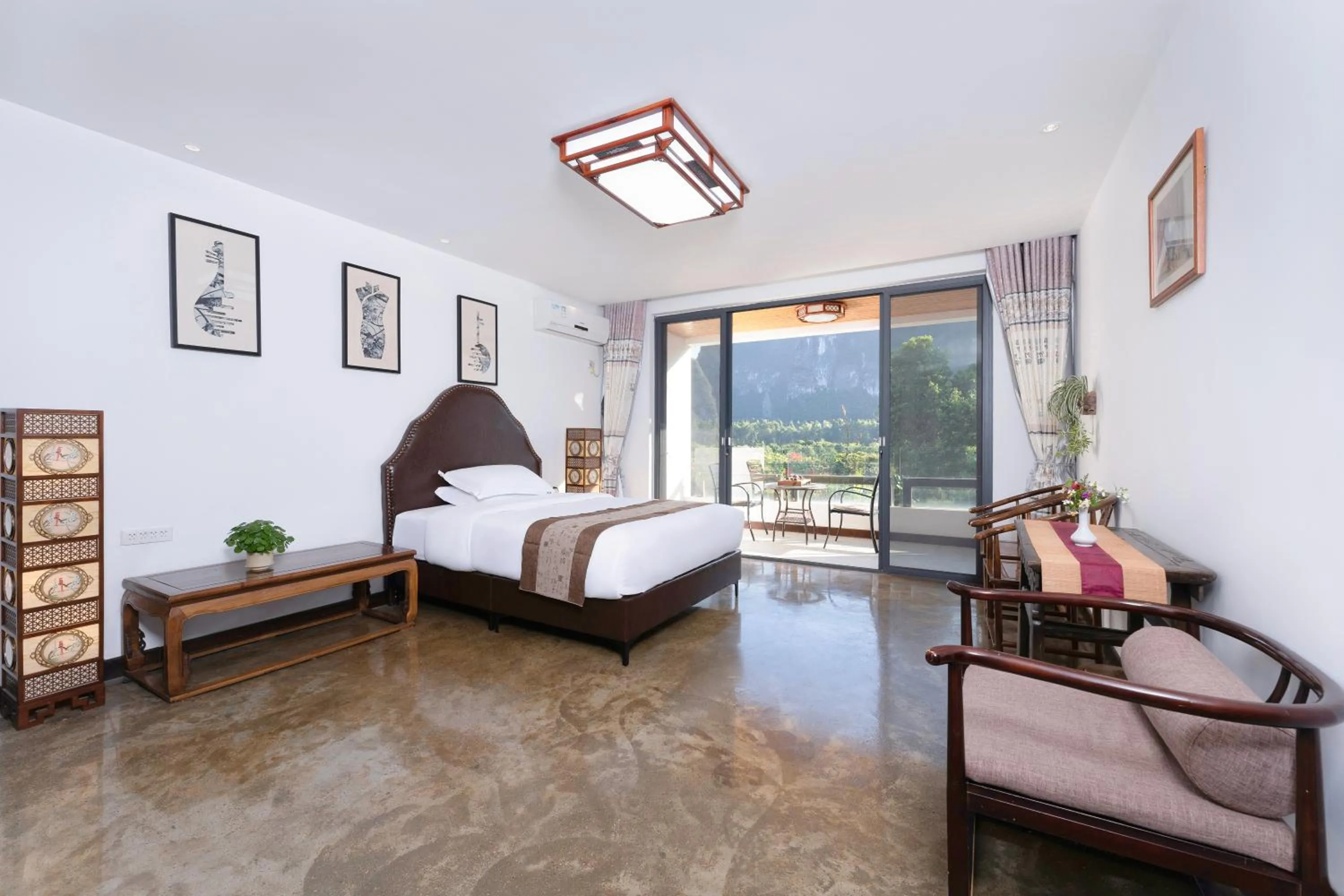 Photo of the whole room, Bed in Leisure Courtyard Hotel Yangshuo