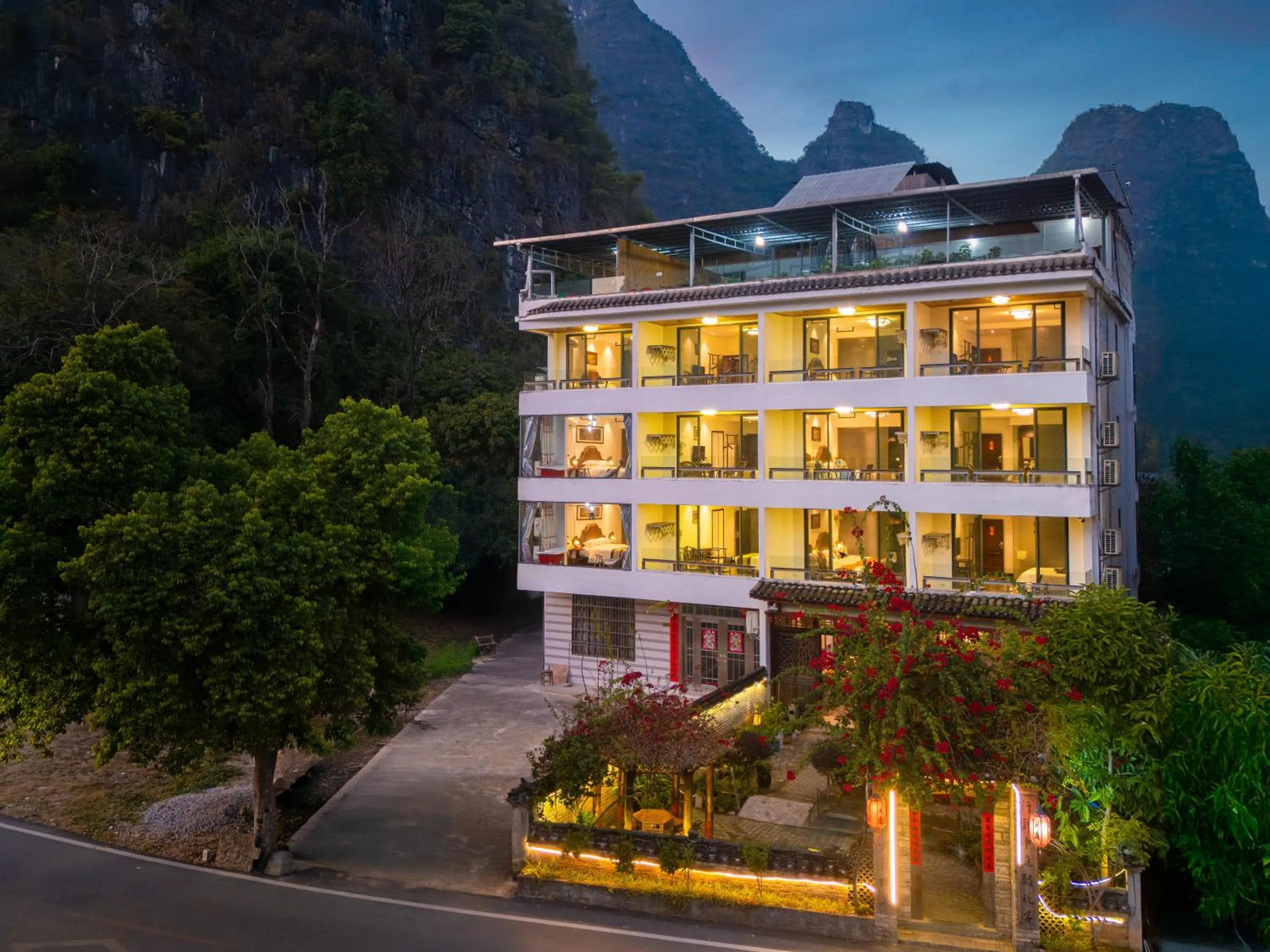 Property building in Leisure Courtyard Hotel Yangshuo