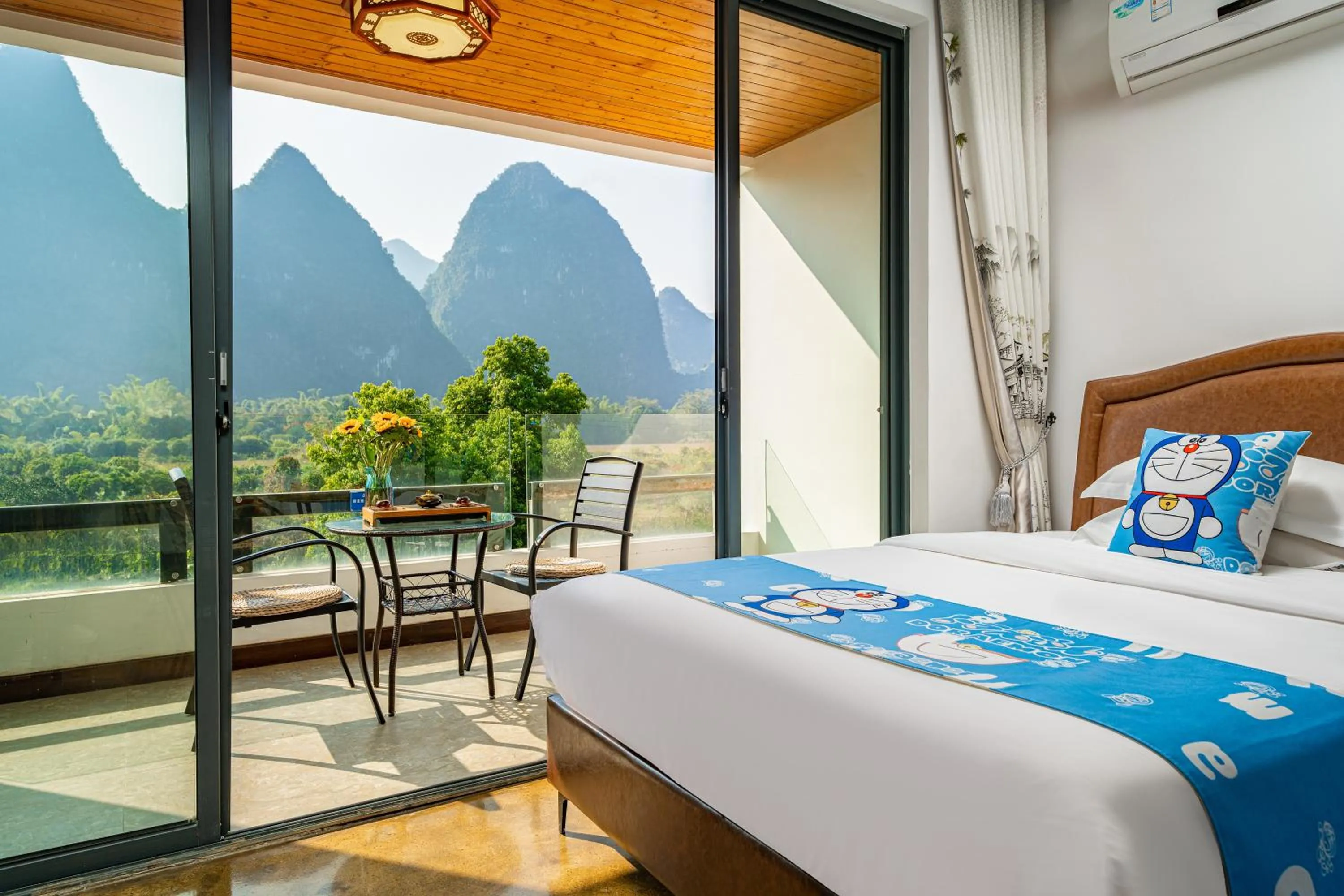 Bed in Leisure Courtyard Hotel Yangshuo
