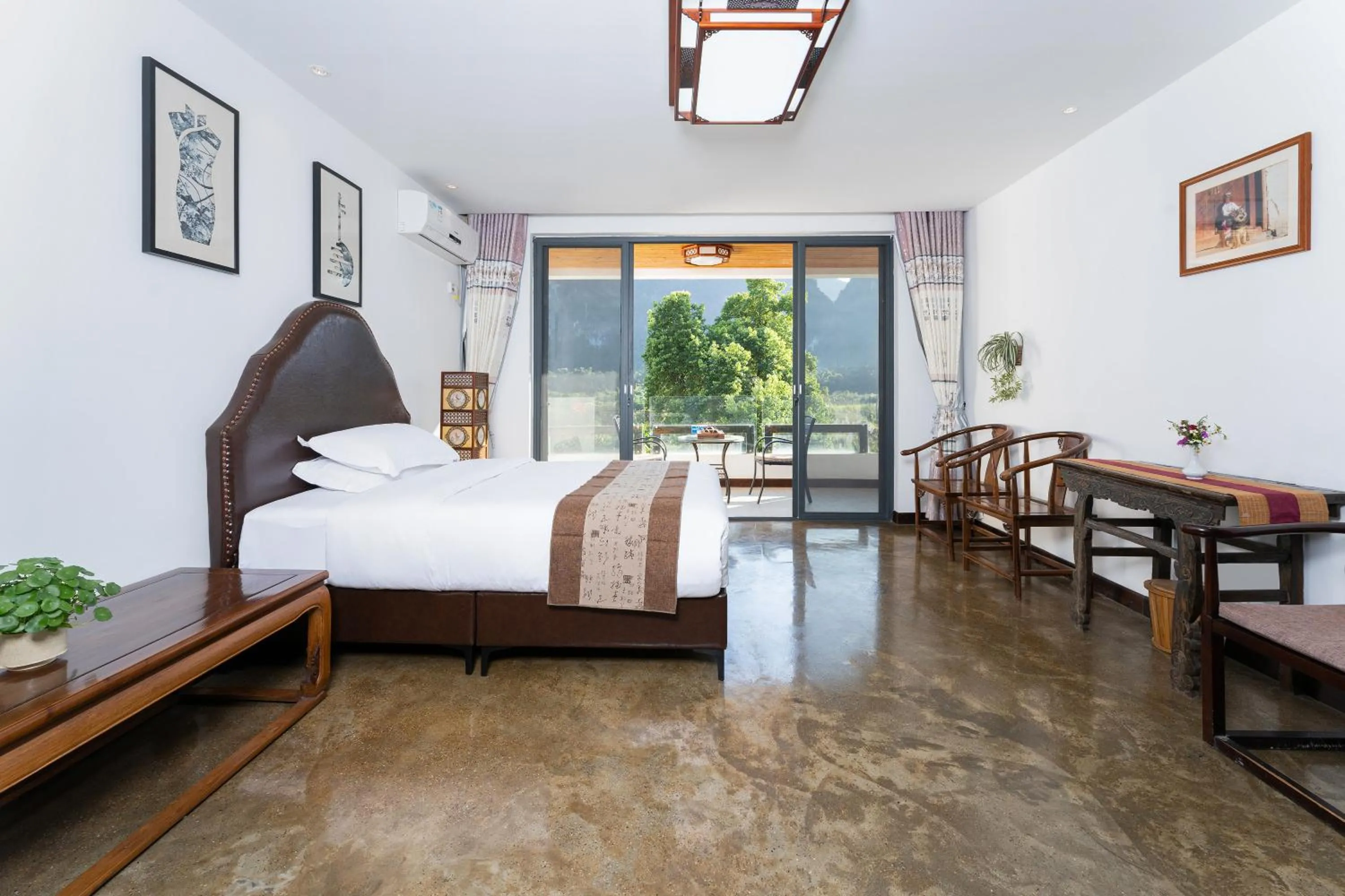 Photo of the whole room, Bed in Leisure Courtyard Hotel Yangshuo