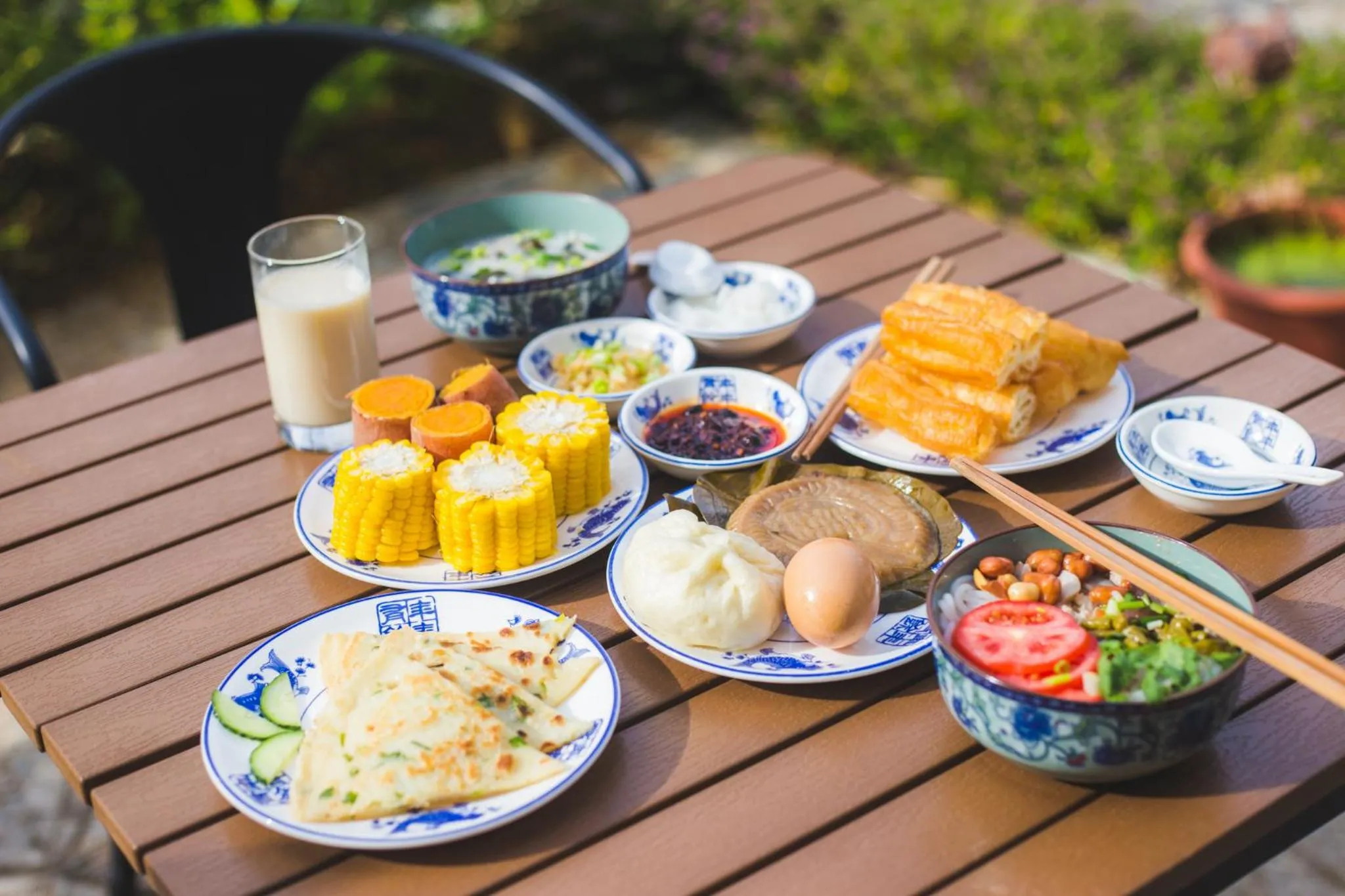Breakfast in Leisure Courtyard Hotel Yangshuo