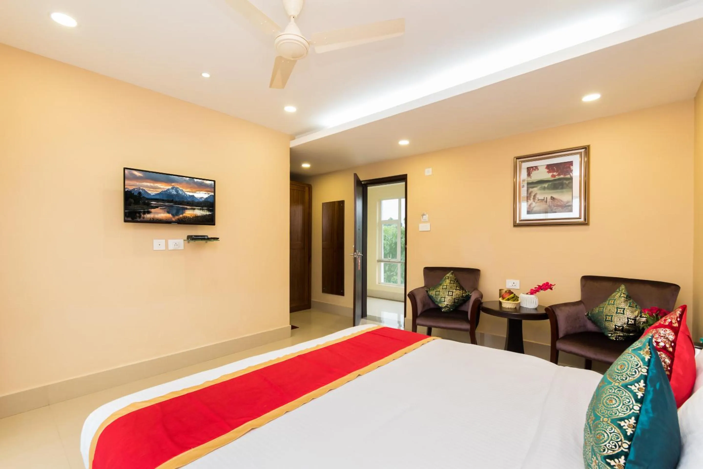 room service, Bed in Central Courtyard Boutique Hotel