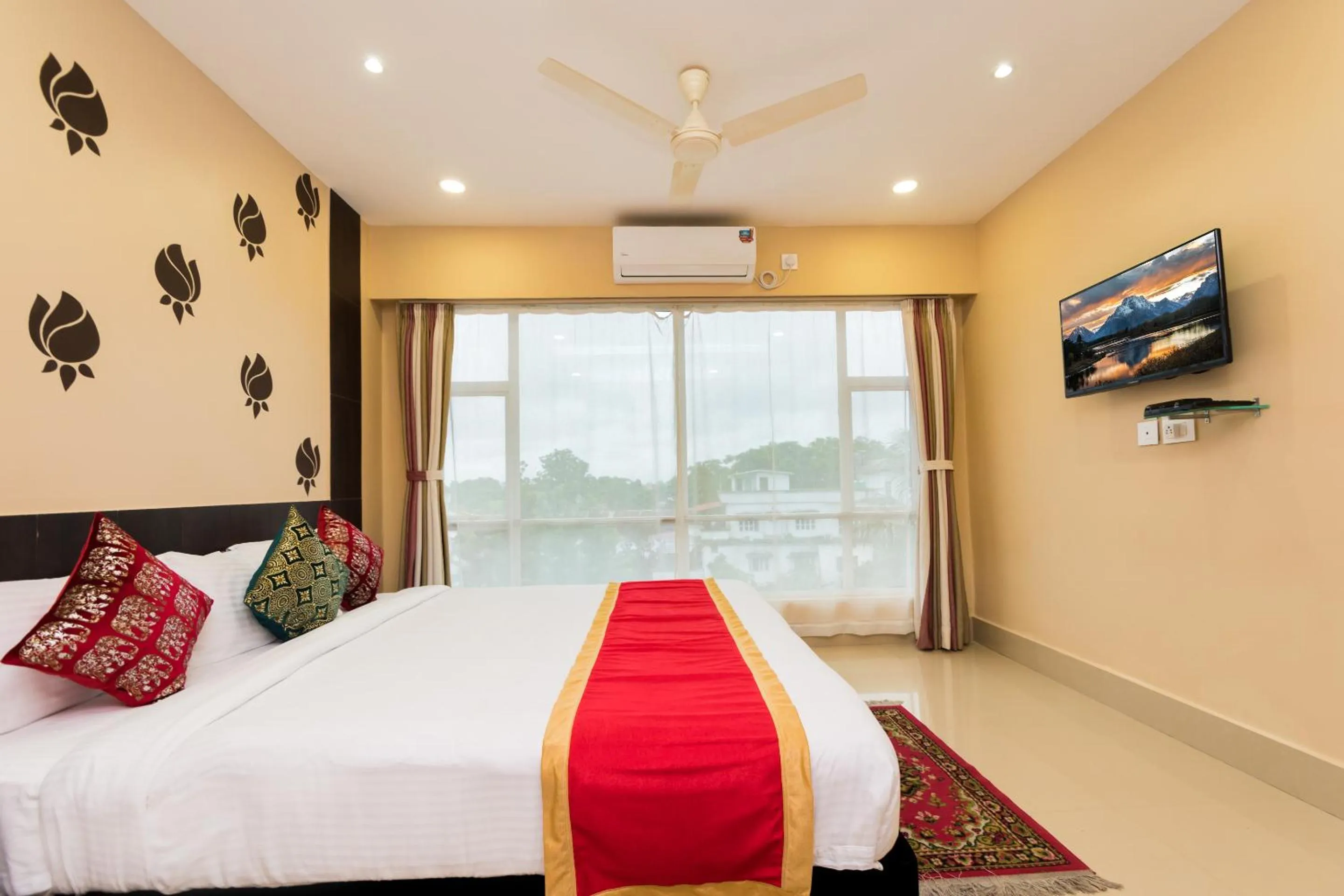 Bedroom, Bed in Central Courtyard Boutique Hotel