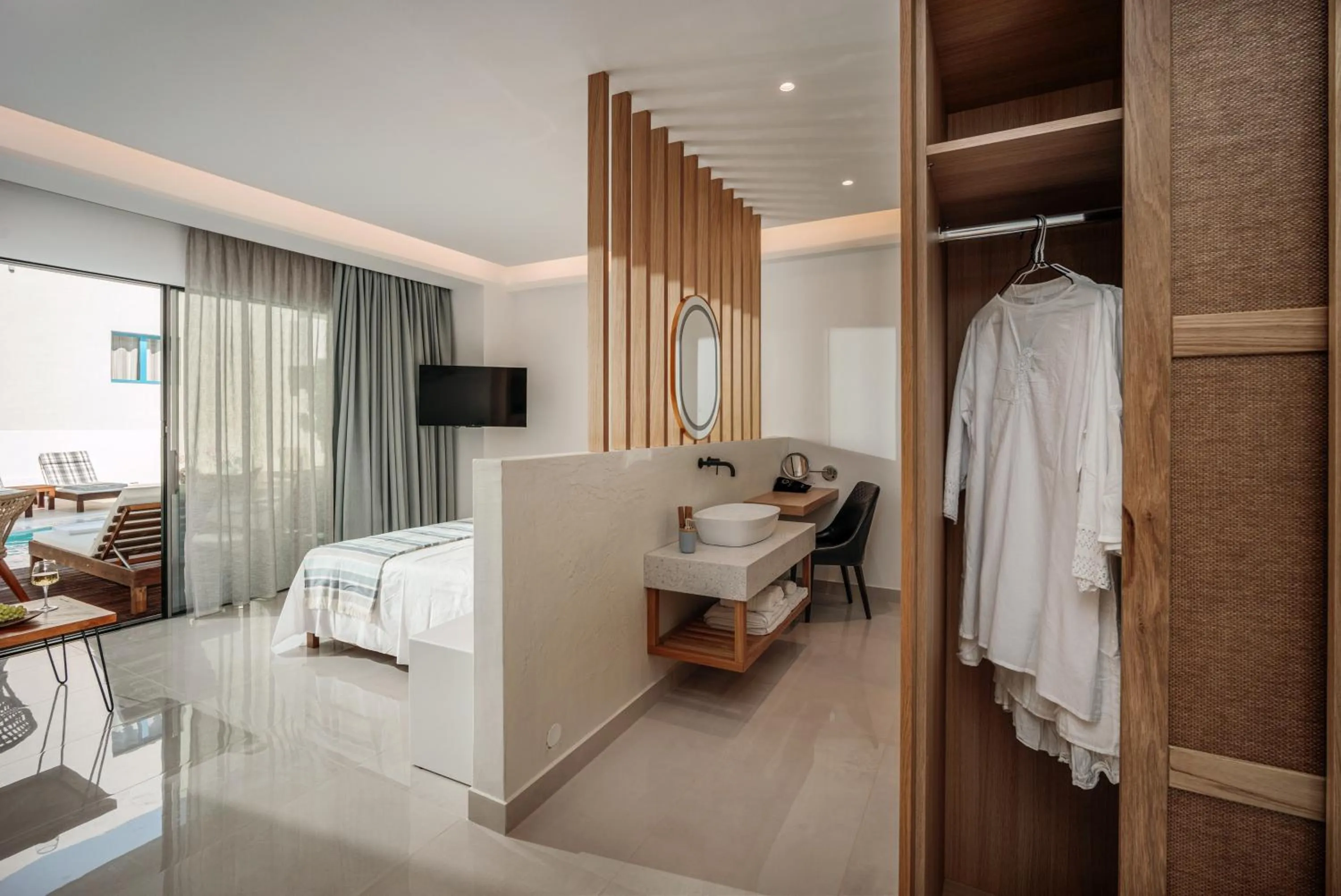 Balcony/Terrace, Bed in Galazio Beach Resort