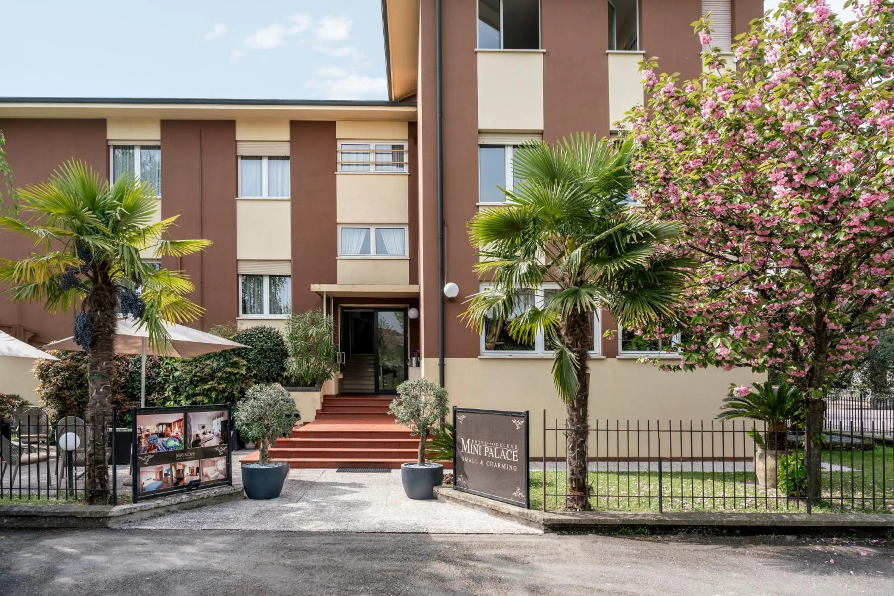 Property building in Hotel Mini Palace - Country House