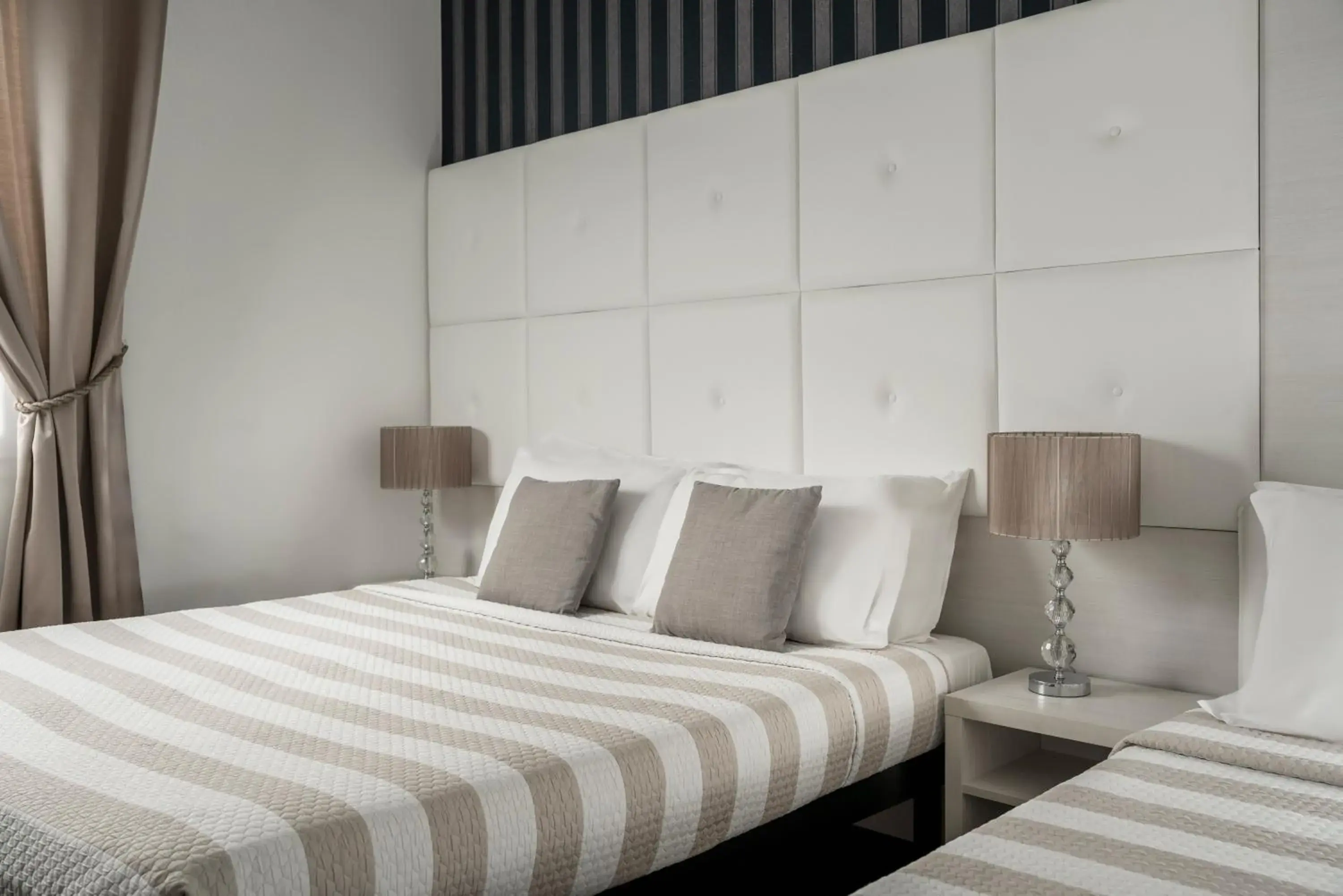 Classic Triple Room in Hotel Mini Palace - Country House Classic Triple Room in Hotel Mini Palace - Country House