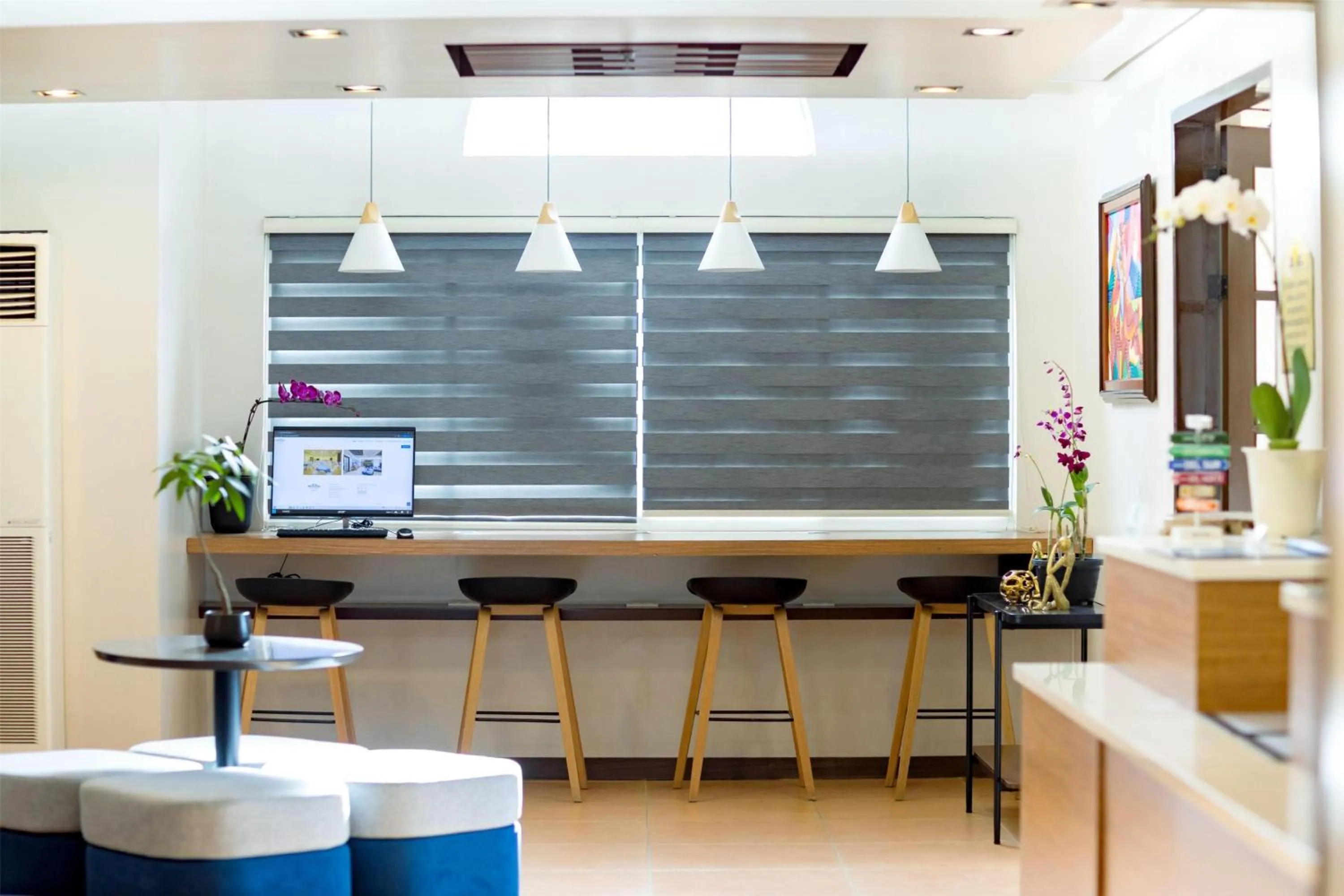 Lobby or reception in Microtel by Wyndham Davao