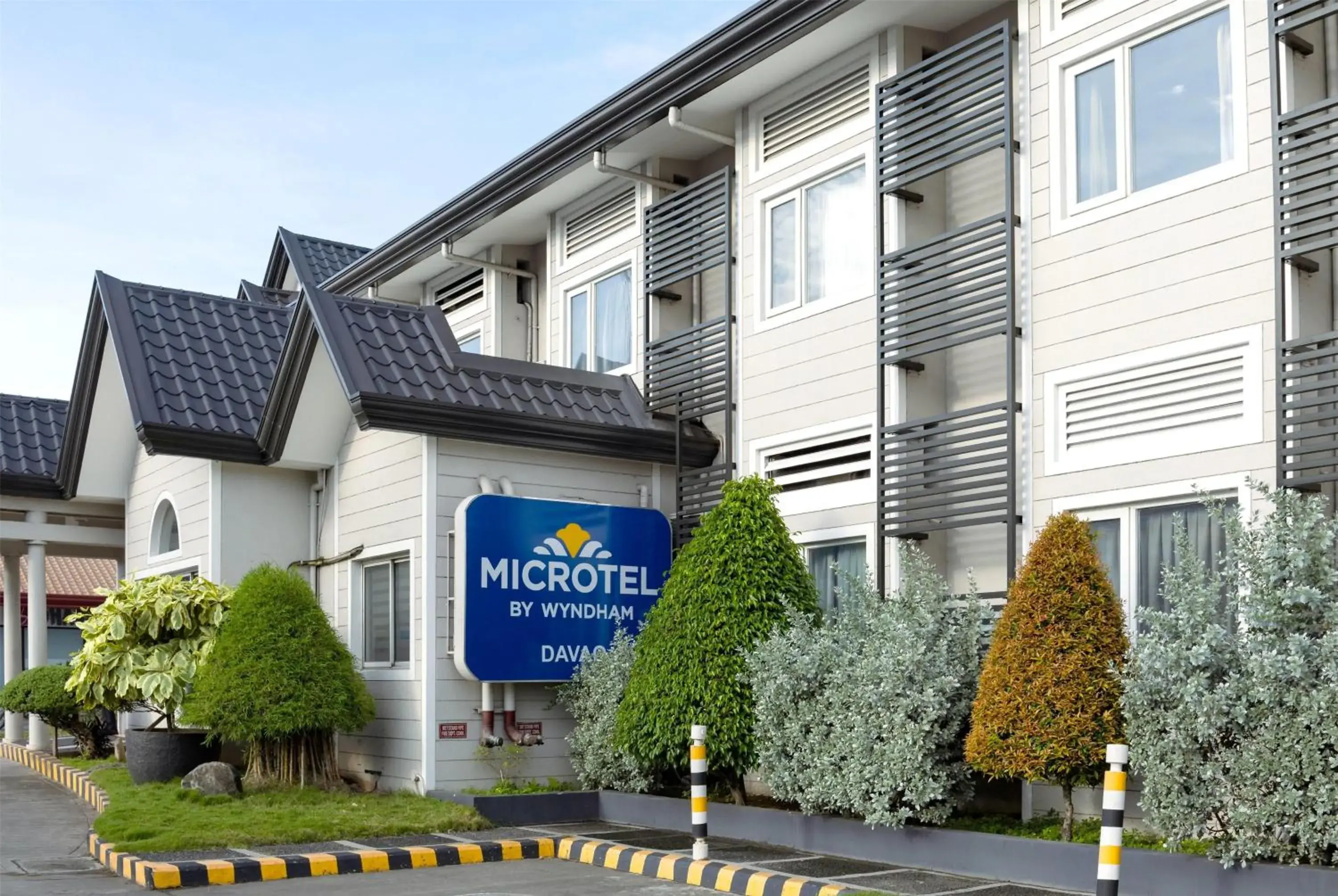 Property building in Microtel by Wyndham Davao Property building in Microtel by Wyndham Davao