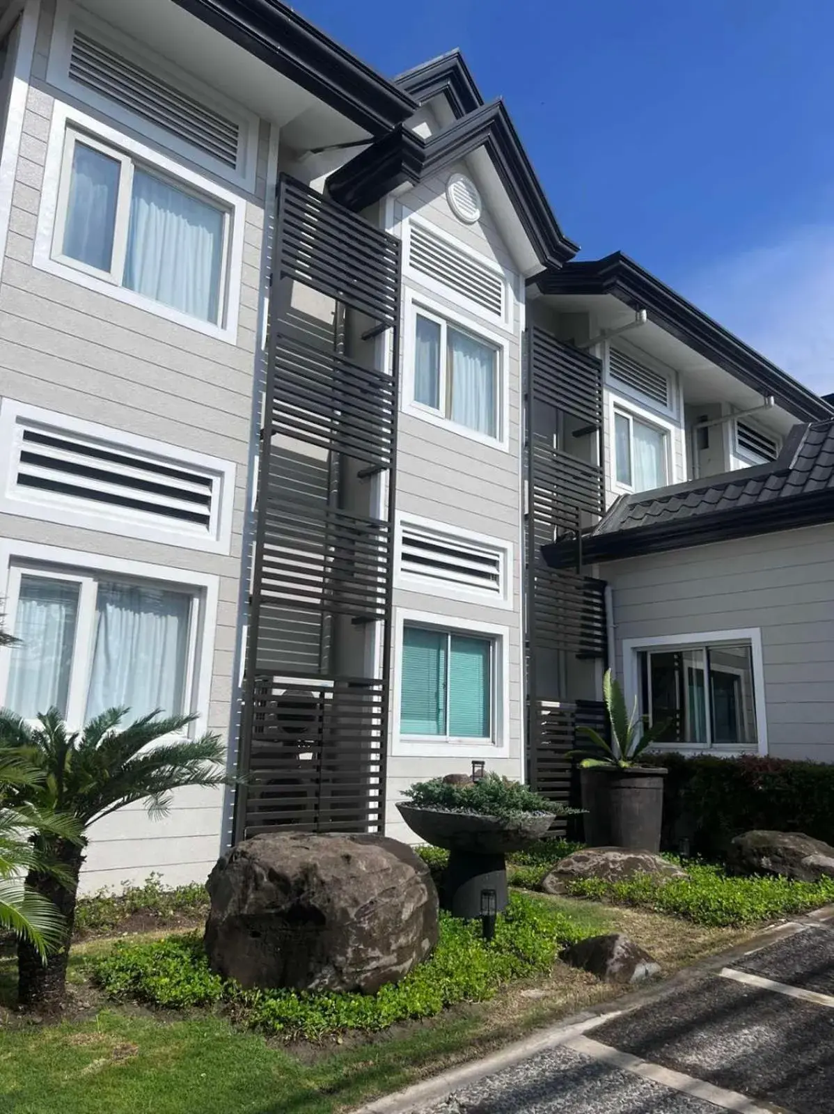 Property building in Microtel by Wyndham Davao Property building in Microtel by Wyndham Davao