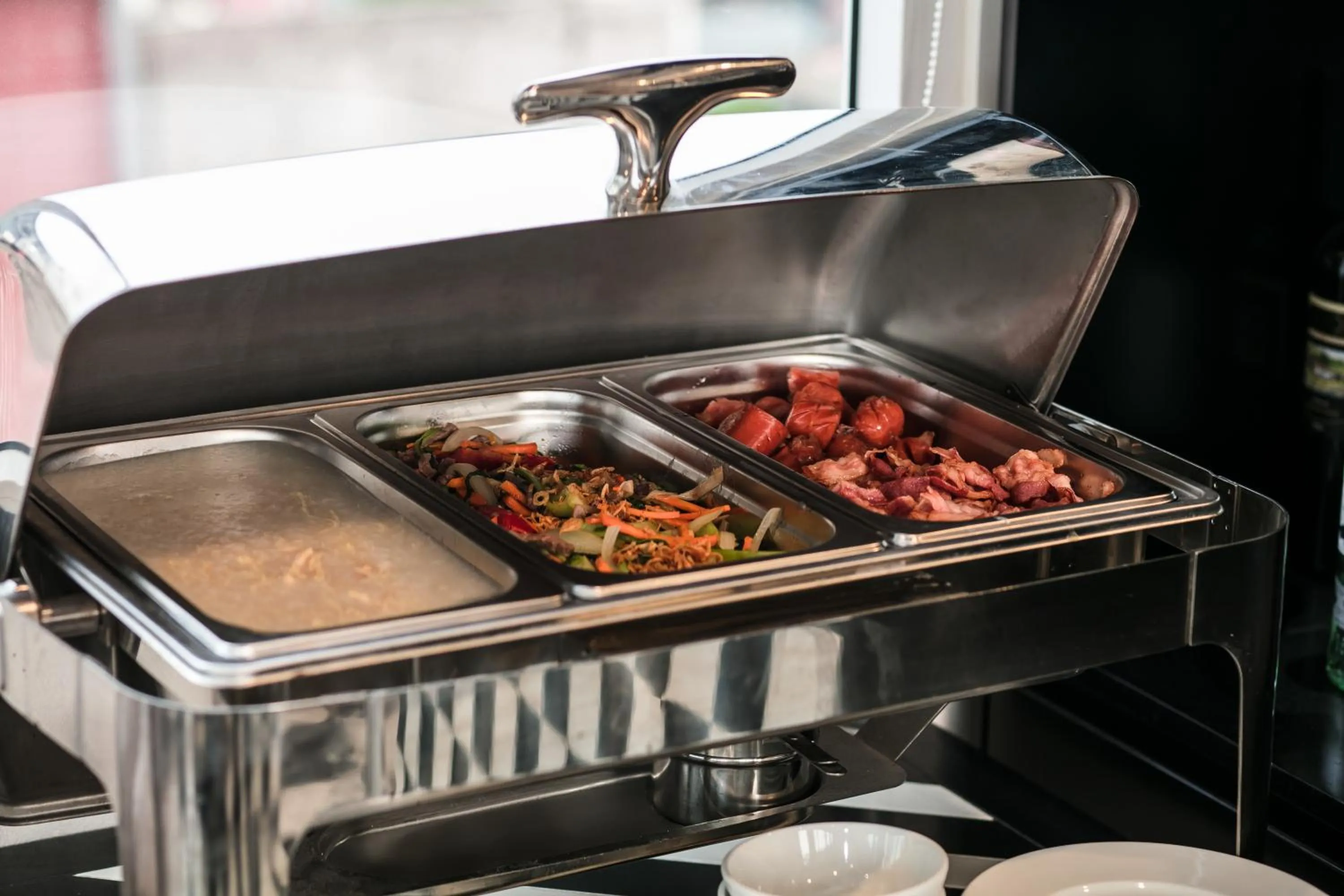 Food and drinks in Serenity Diamond Hotel