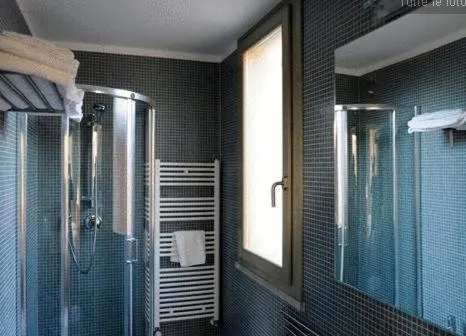 Shower in Alloggi Taverna Caorlina