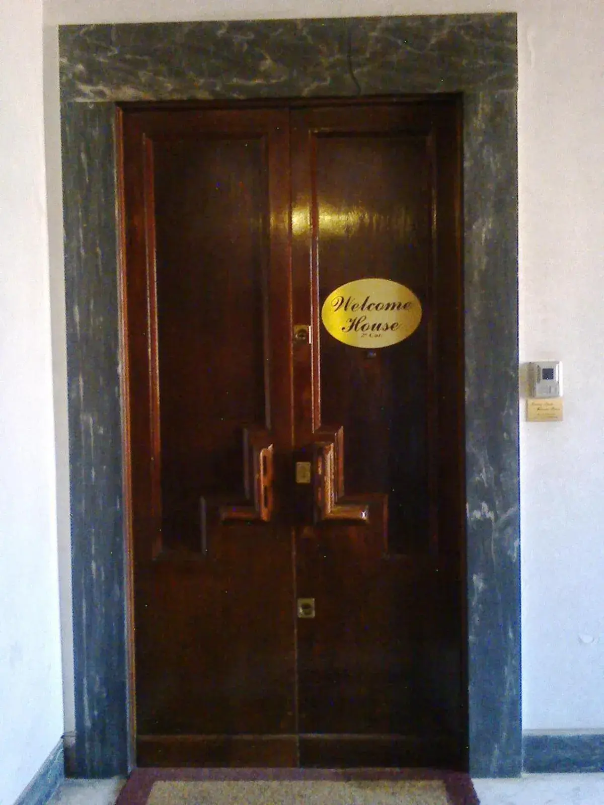 Facade/entrance in Welcome House Facade/entrance in Welcome House