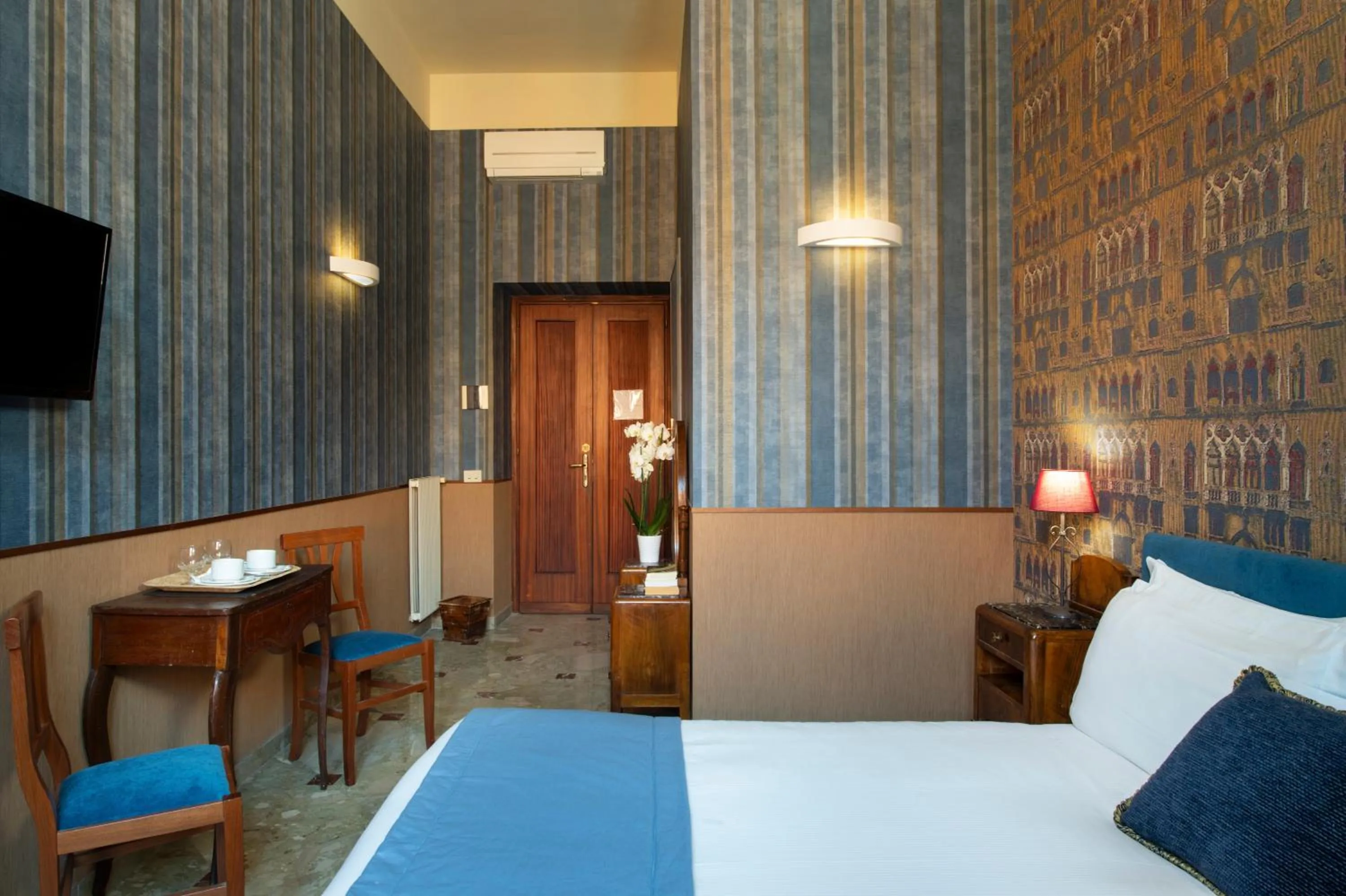 Bedroom, Bed in Welcome House