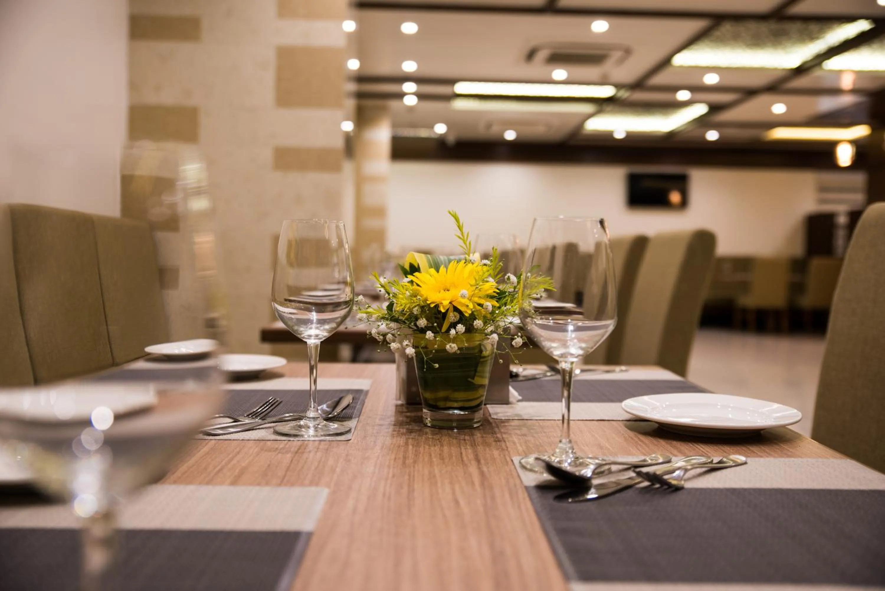 Restaurant/places to eat in Hotel Grand Rio