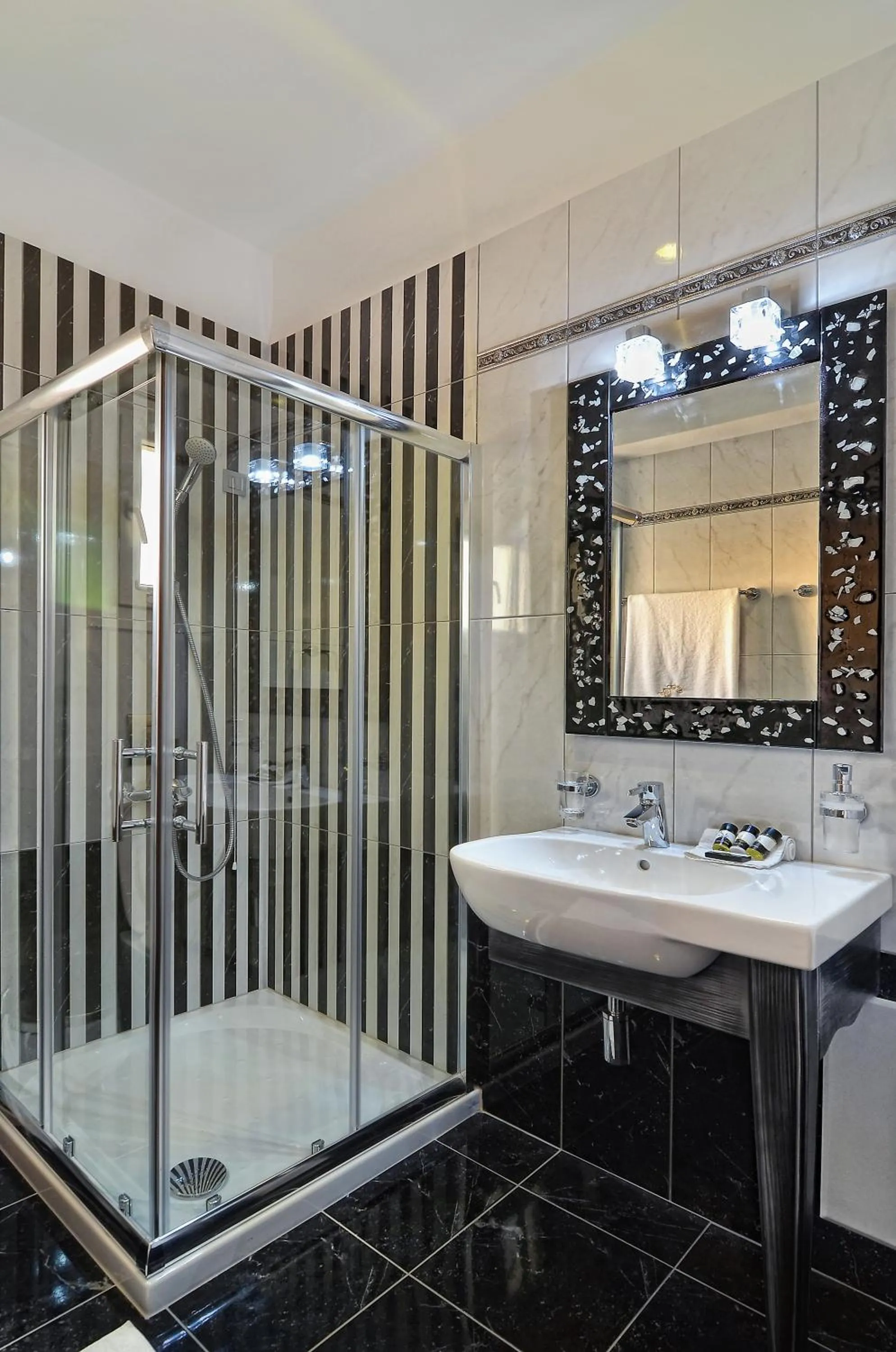 Shower in Hotel Parga Princess