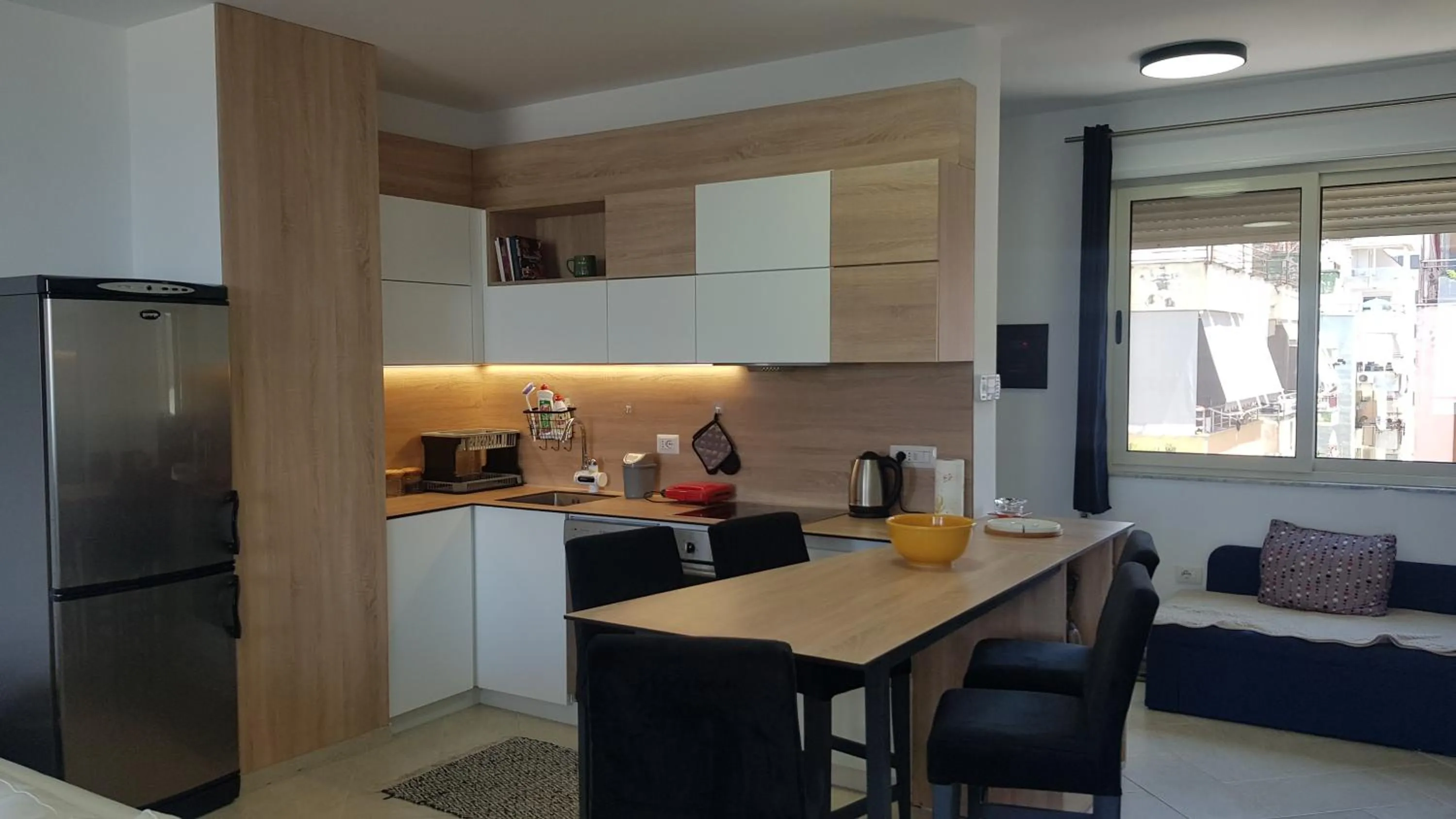 Kitchen or kitchenette in M&I Beach Apartment with Sea View