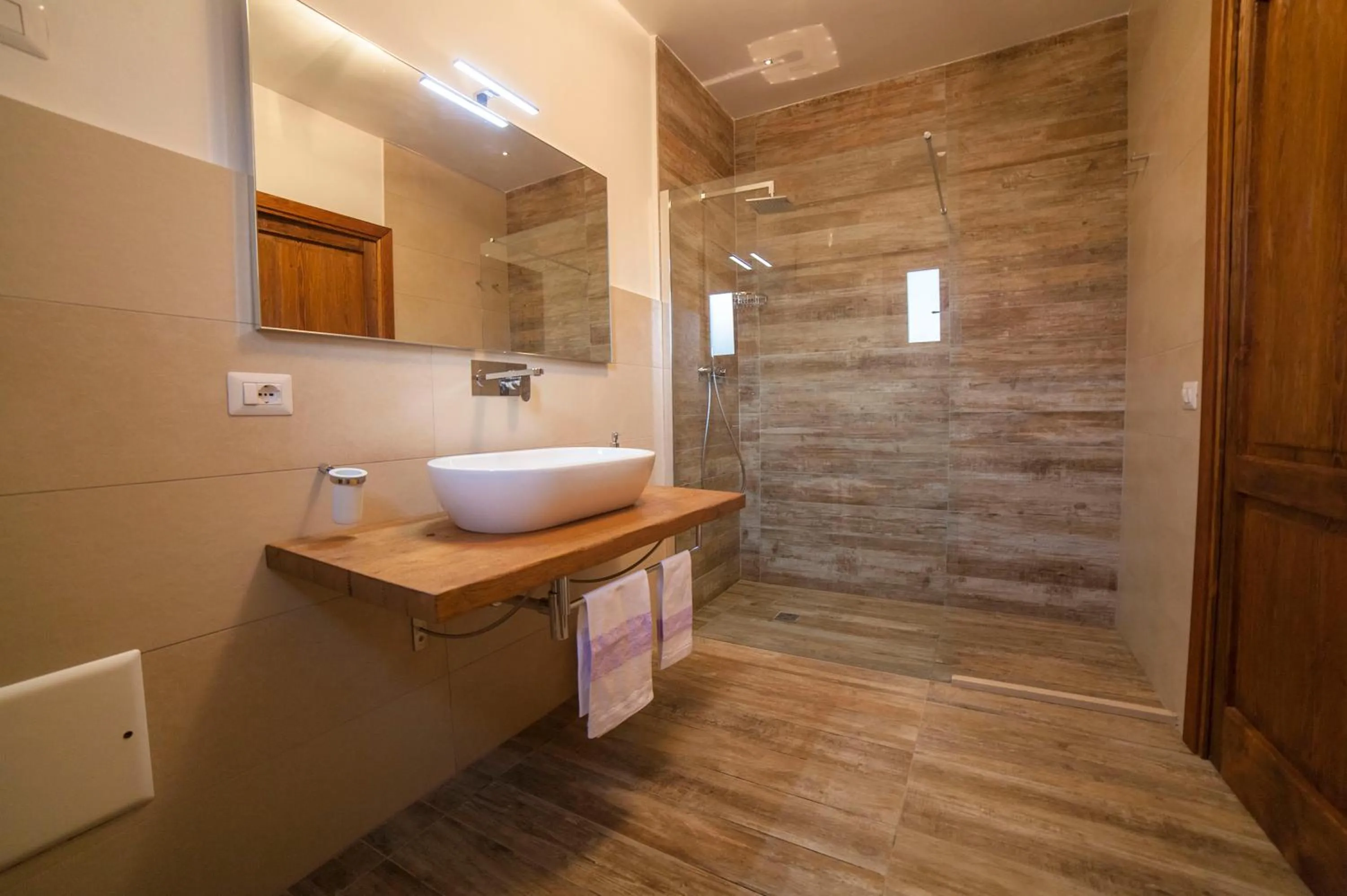 Shower in Masseria Fracchicchi