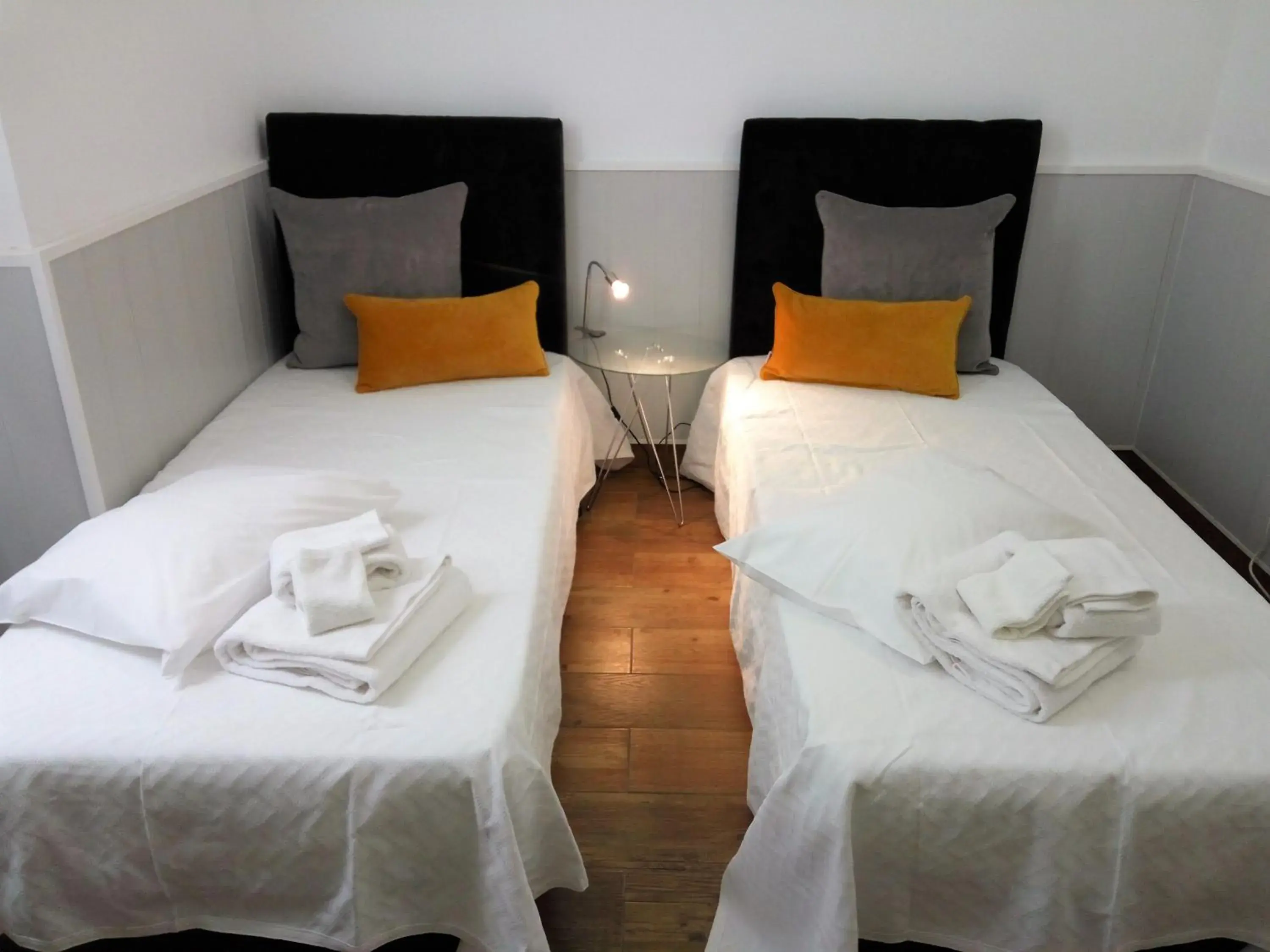 Double or Twin Room with Shared Bathroom in Faro Cosy Guesthouse Double or Twin Room with Shared Bathroom in Faro Cosy Guesthouse