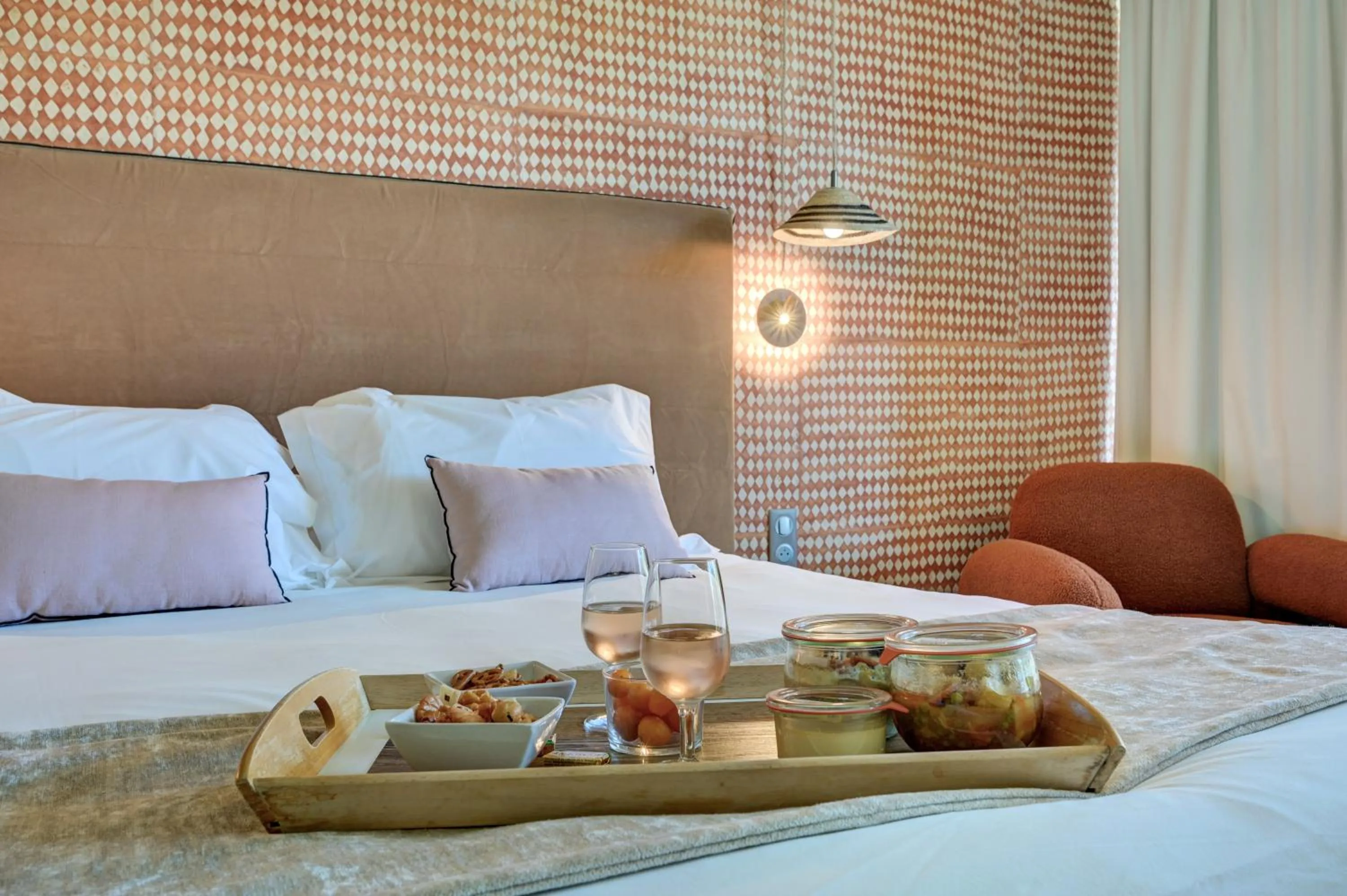 Living room, Bed in Best Western Sévan Parc Hôtel