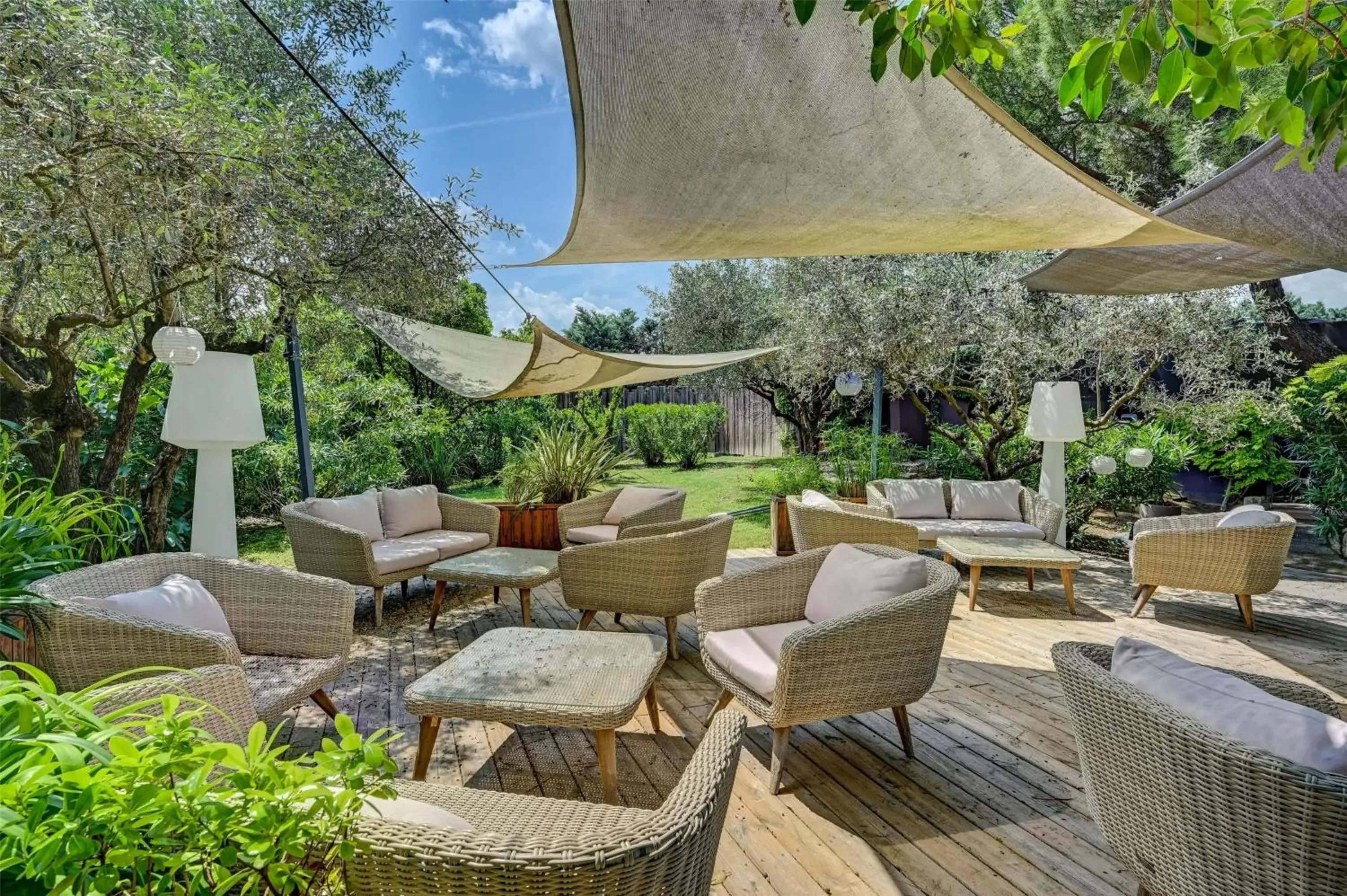 Property building in Best Western Sévan Parc Hôtel Property building in Best Western Sévan Parc Hôtel