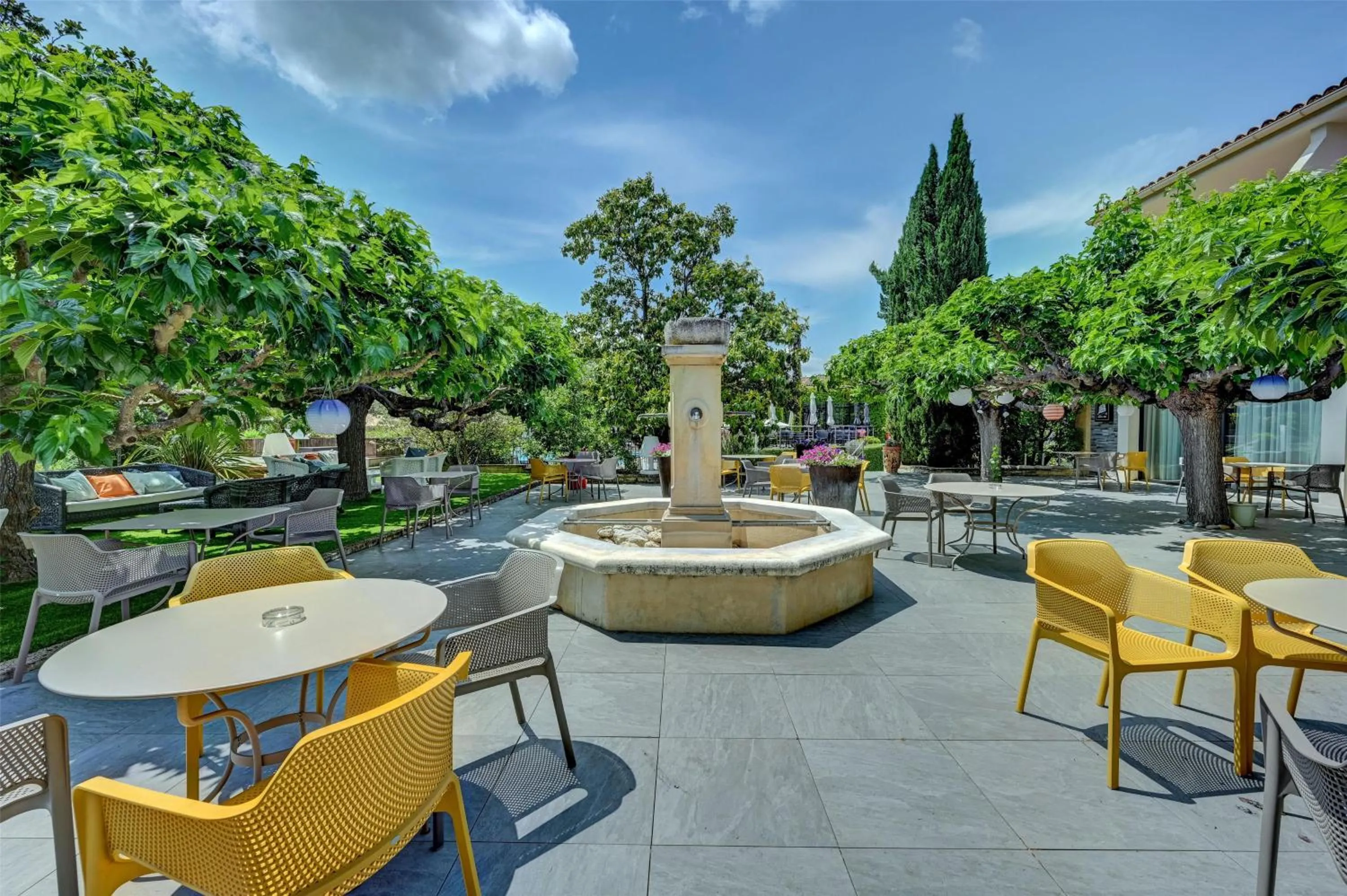 Property building in Best Western Sévan Parc Hôtel