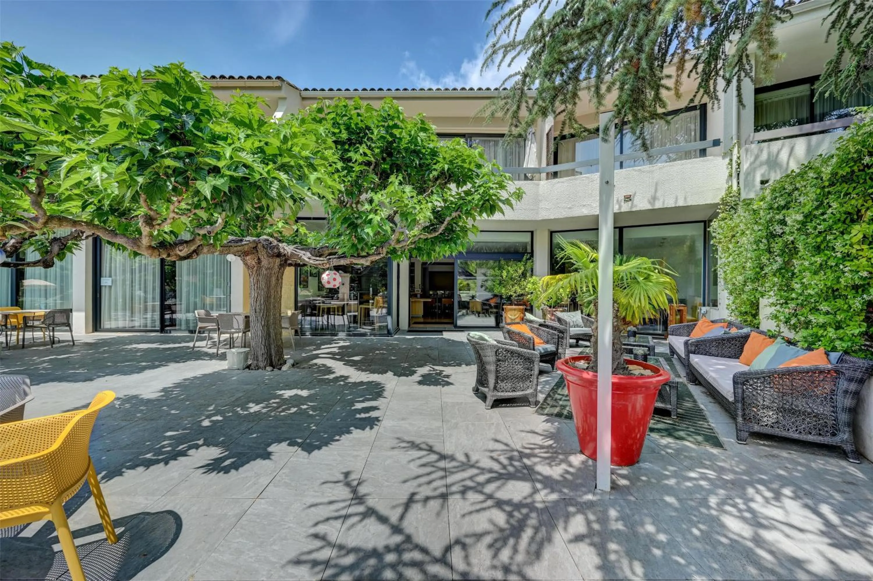 Property building in Best Western Sévan Parc Hôtel