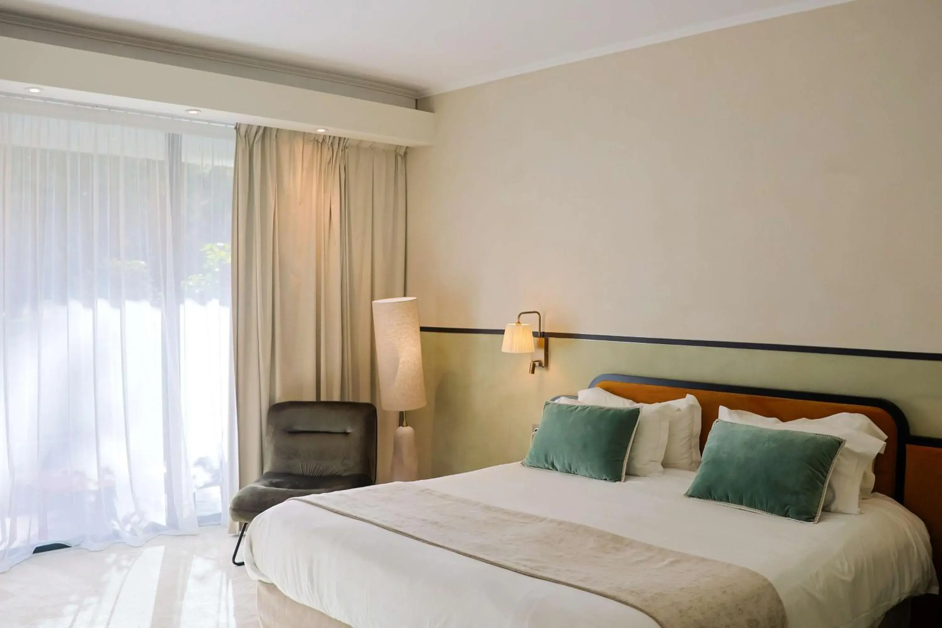 Bedroom, Bed in Best Western Sévan Parc Hôtel Bedroom, Bed in Best Western Sévan Parc Hôtel