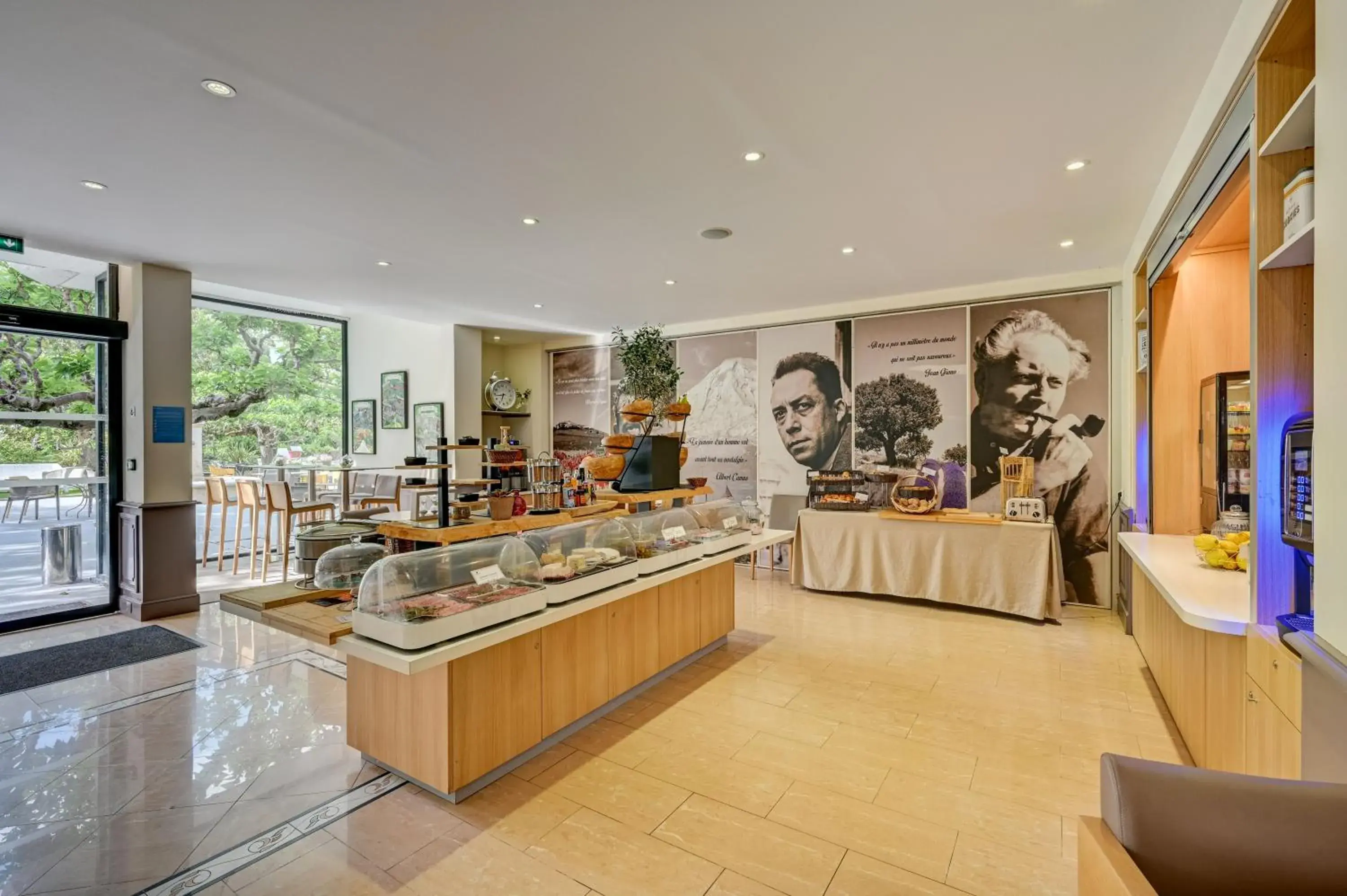 Breakfast in Best Western Sévan Parc Hôtel Breakfast in Best Western Sévan Parc Hôtel