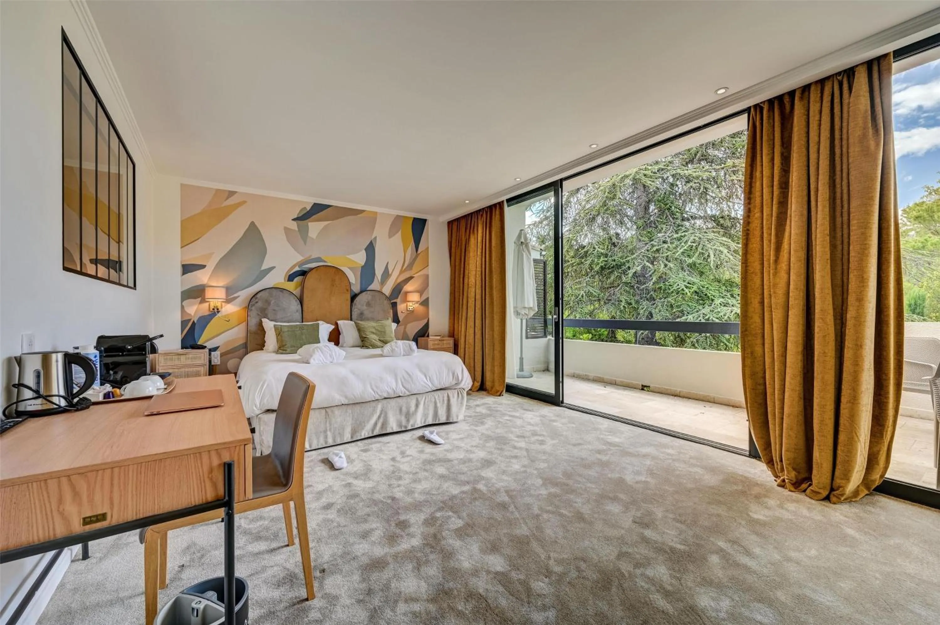 Bedroom in Best Western Sévan Parc Hôtel