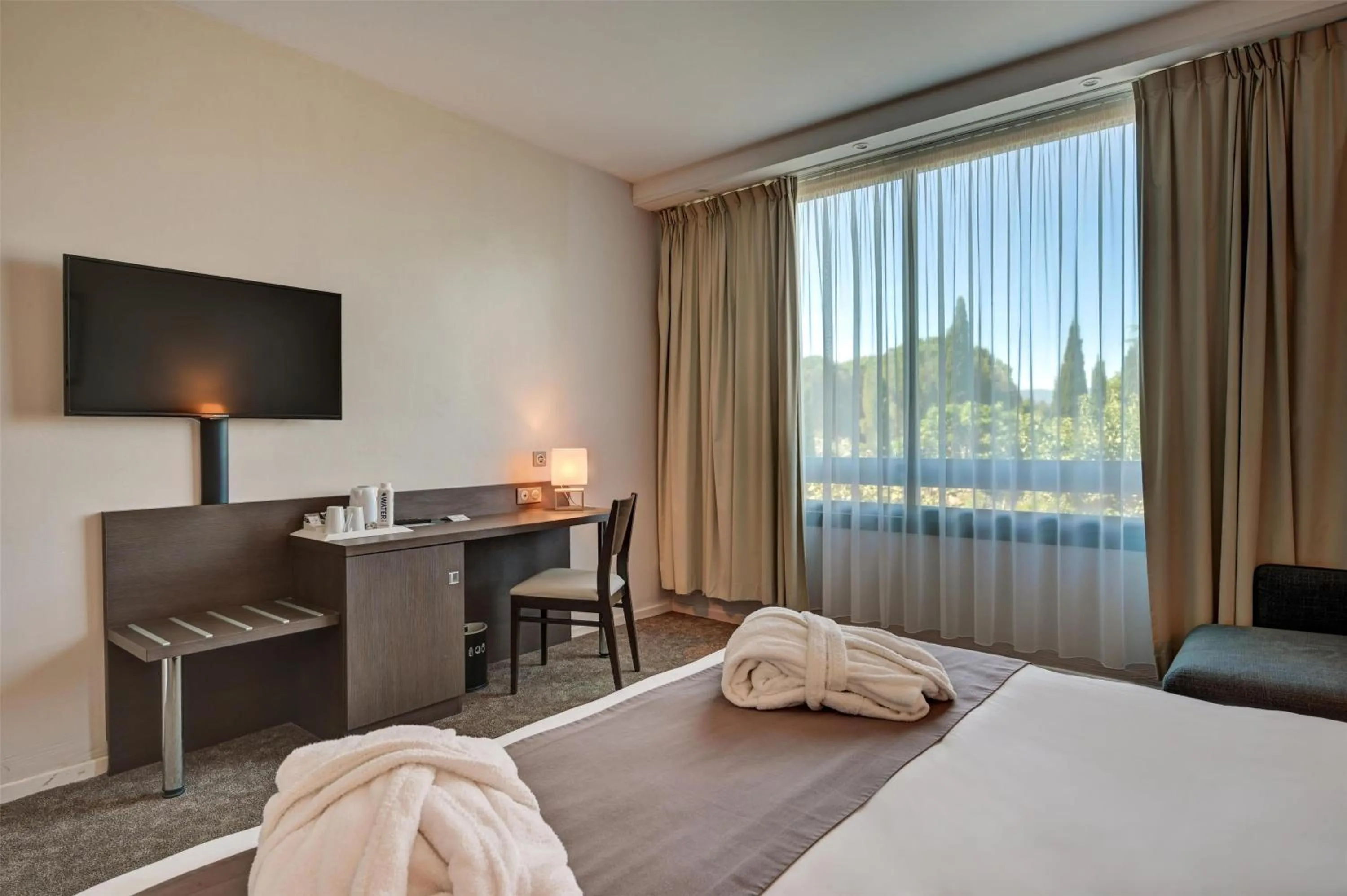 Bedroom, Bed in Best Western Sévan Parc Hôtel