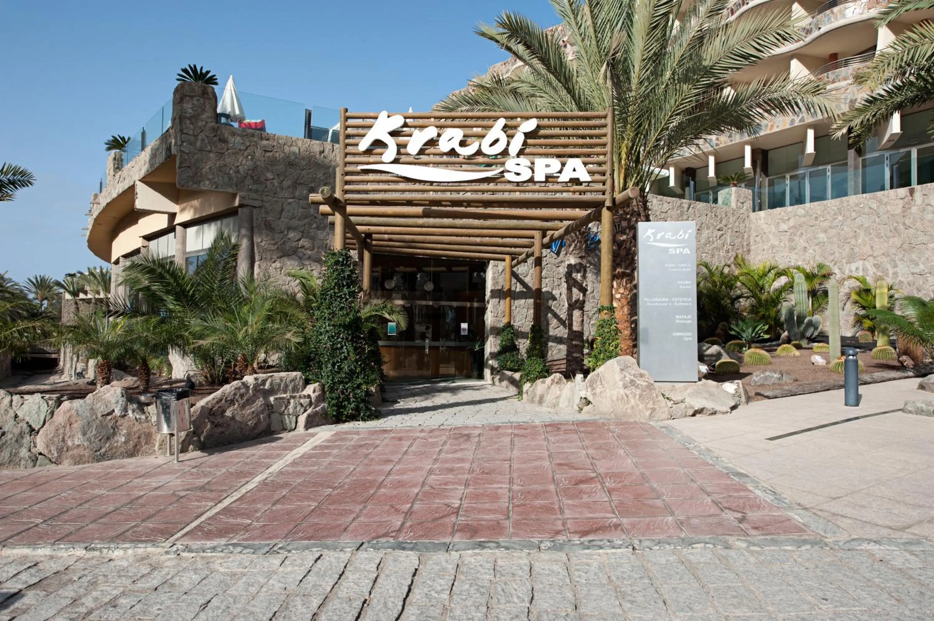 Facade/entrance in Hotel LIVVO Valle Taurito & Aquapark