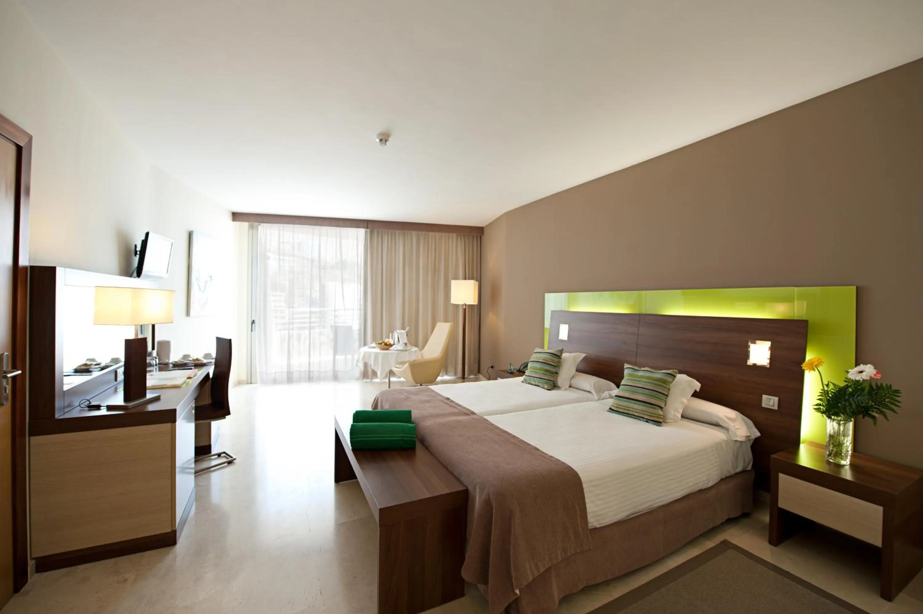 Photo of the whole room, Bed in Hotel LIVVO Valle Taurito & Aquapark