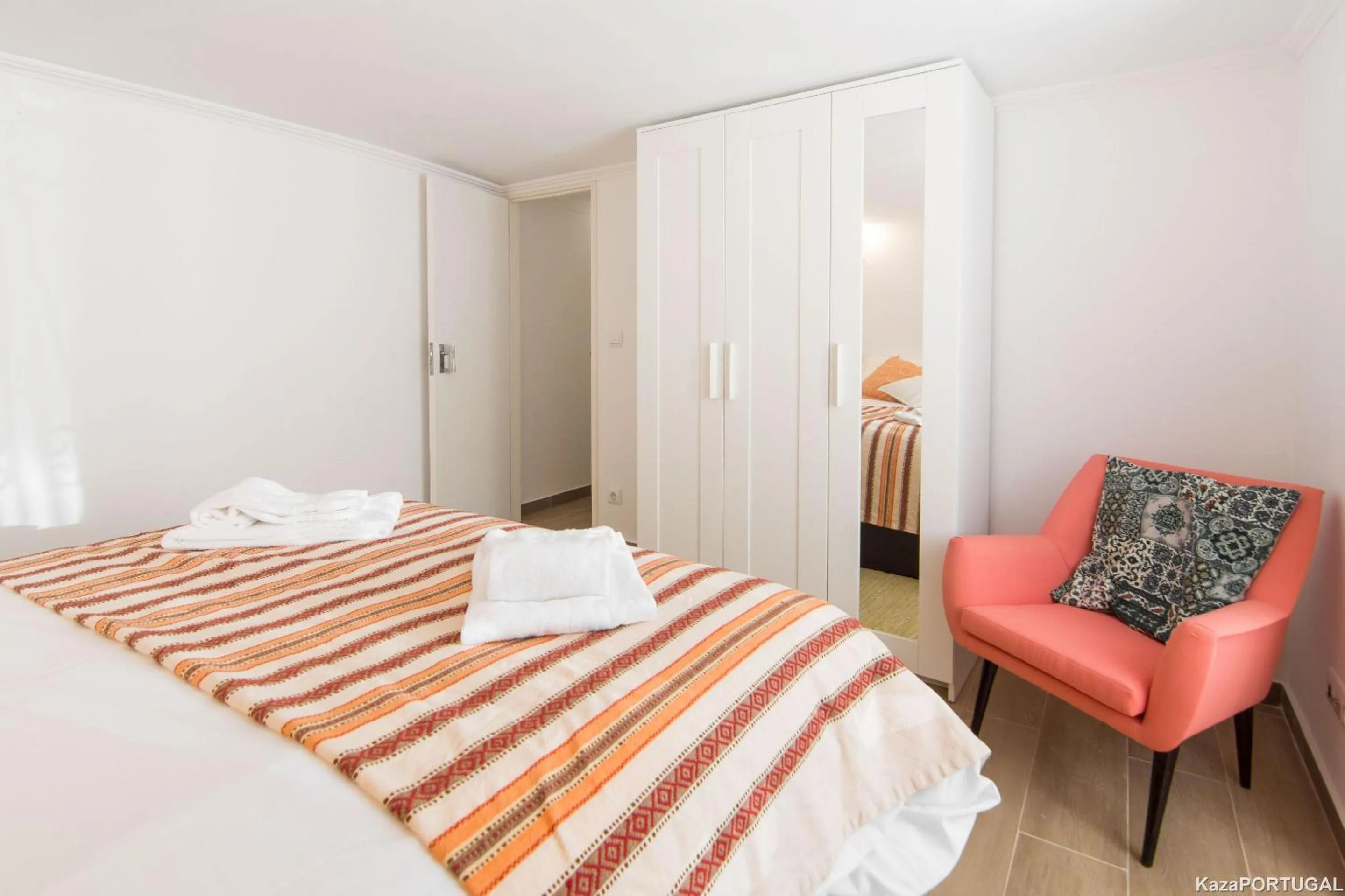 Bedroom, Bed in Gomes Freire Delight