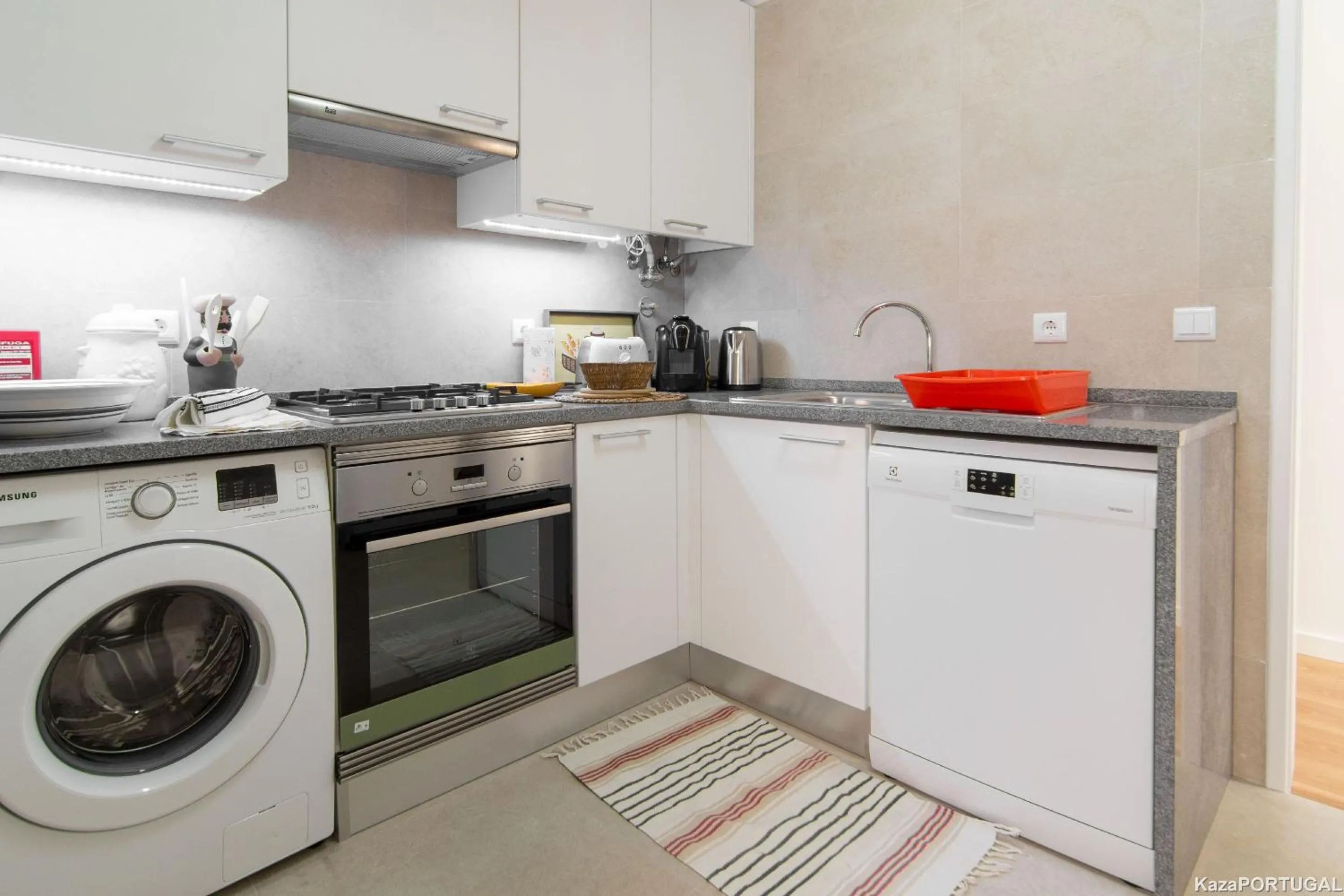Kitchen or kitchenette in Gomes Freire Delight