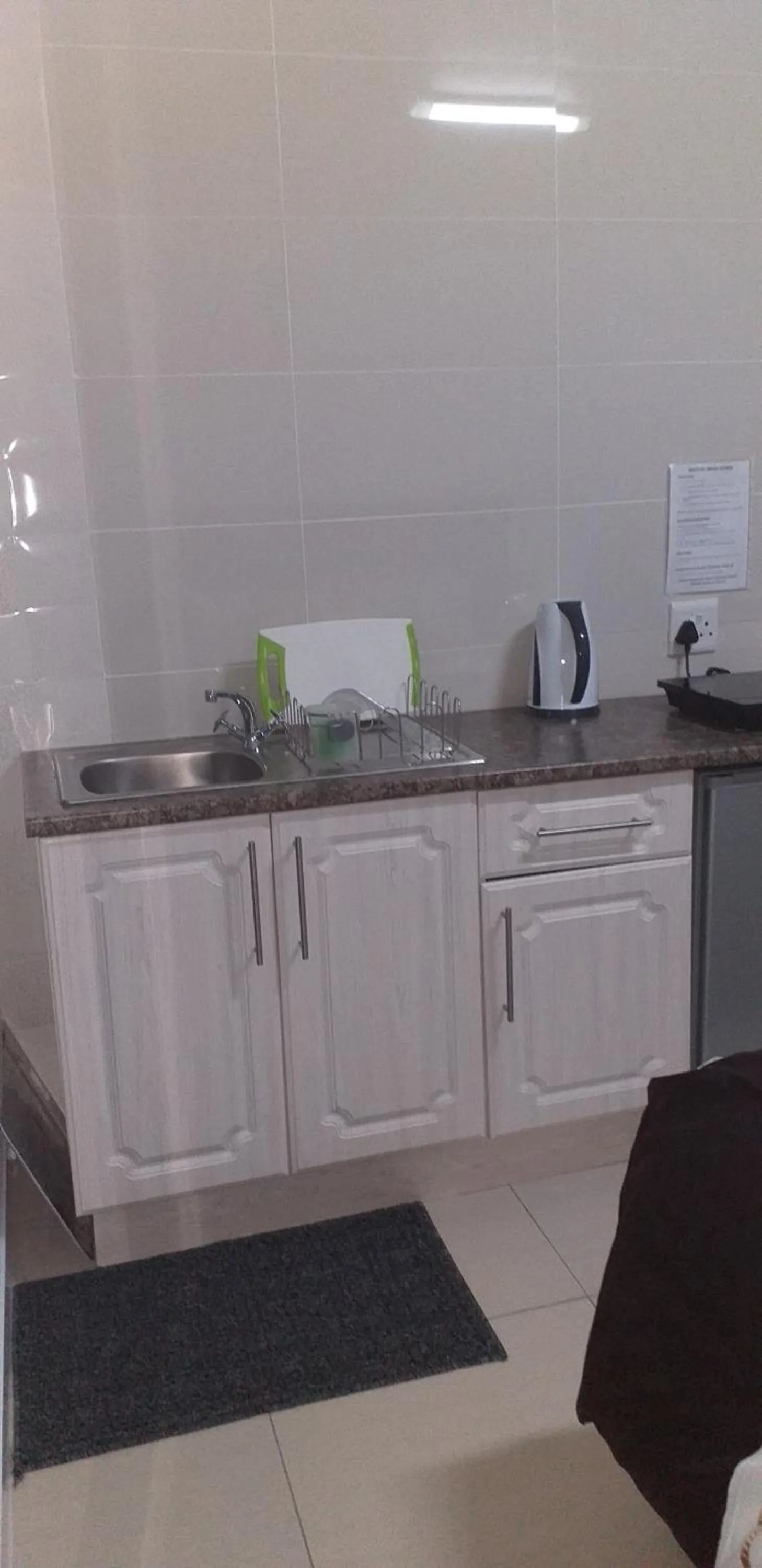 Kitchen or kitchenette in Kwa-Dlamathe Guesthouse