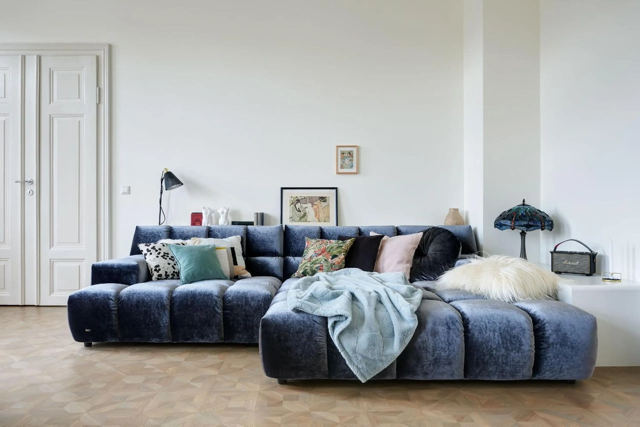 Living room in Cora Apartments