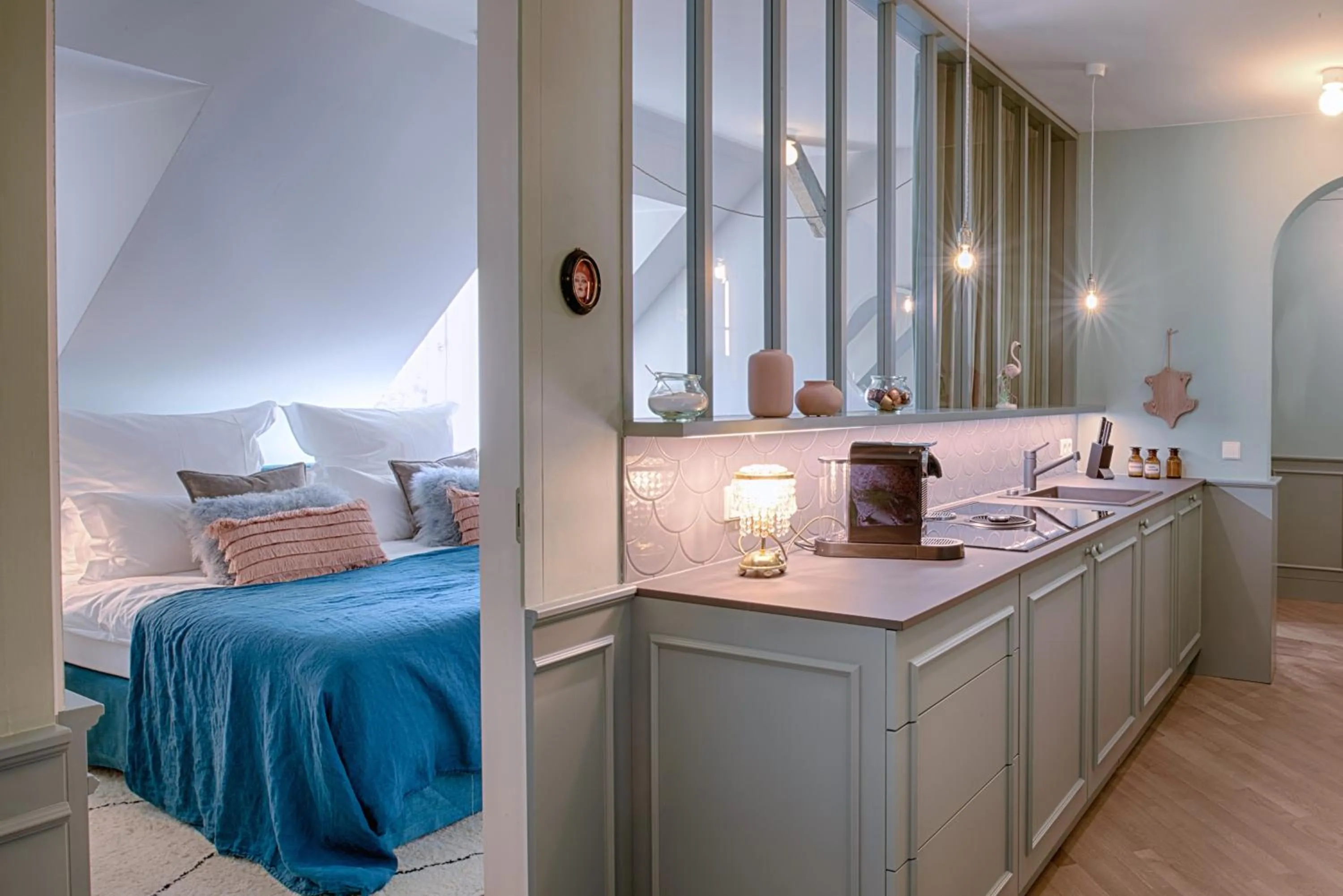 Decorative detail, Bed in Cora Apartments