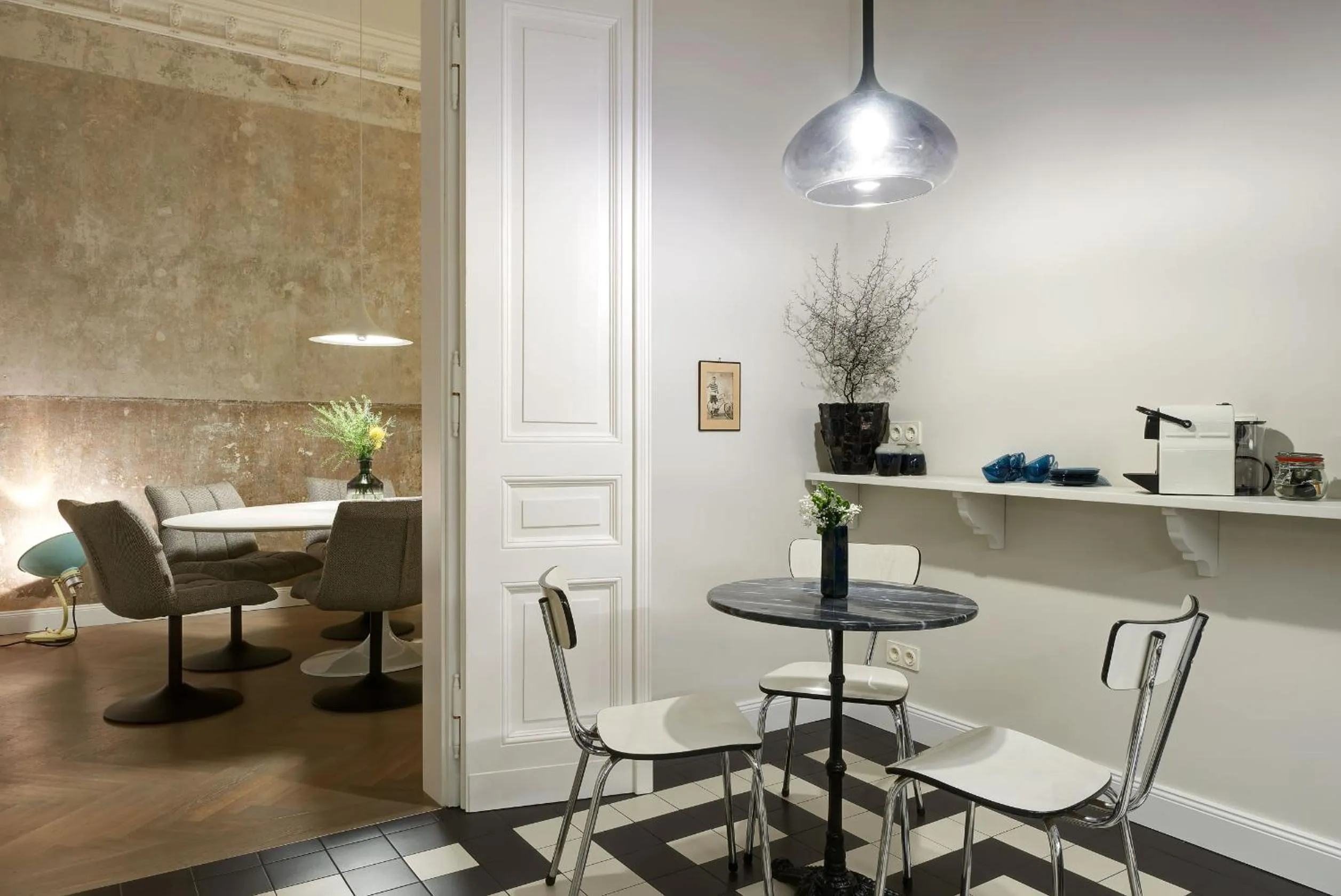 Dining area in Cora Apartments