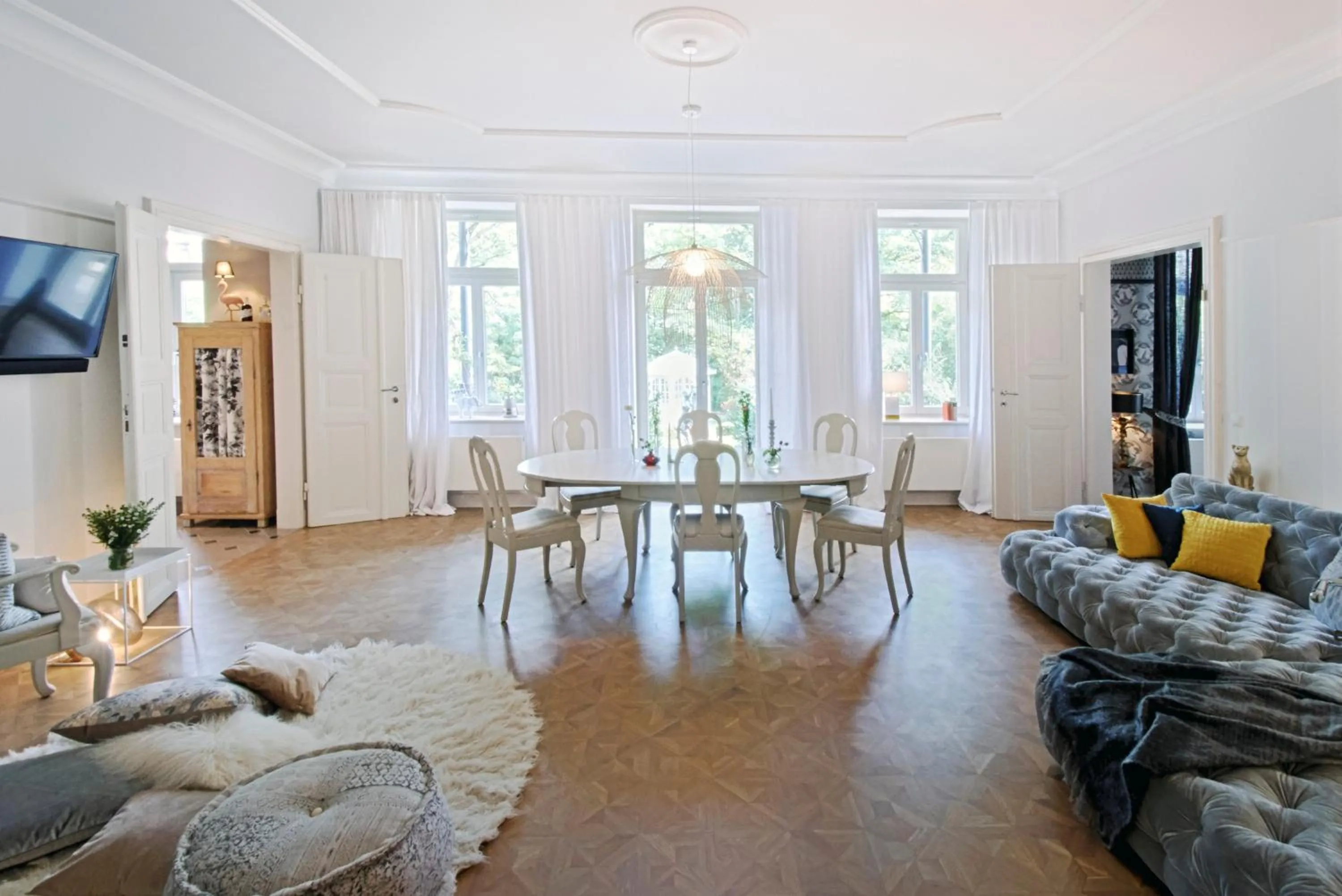 Decorative detail in Cora Apartments