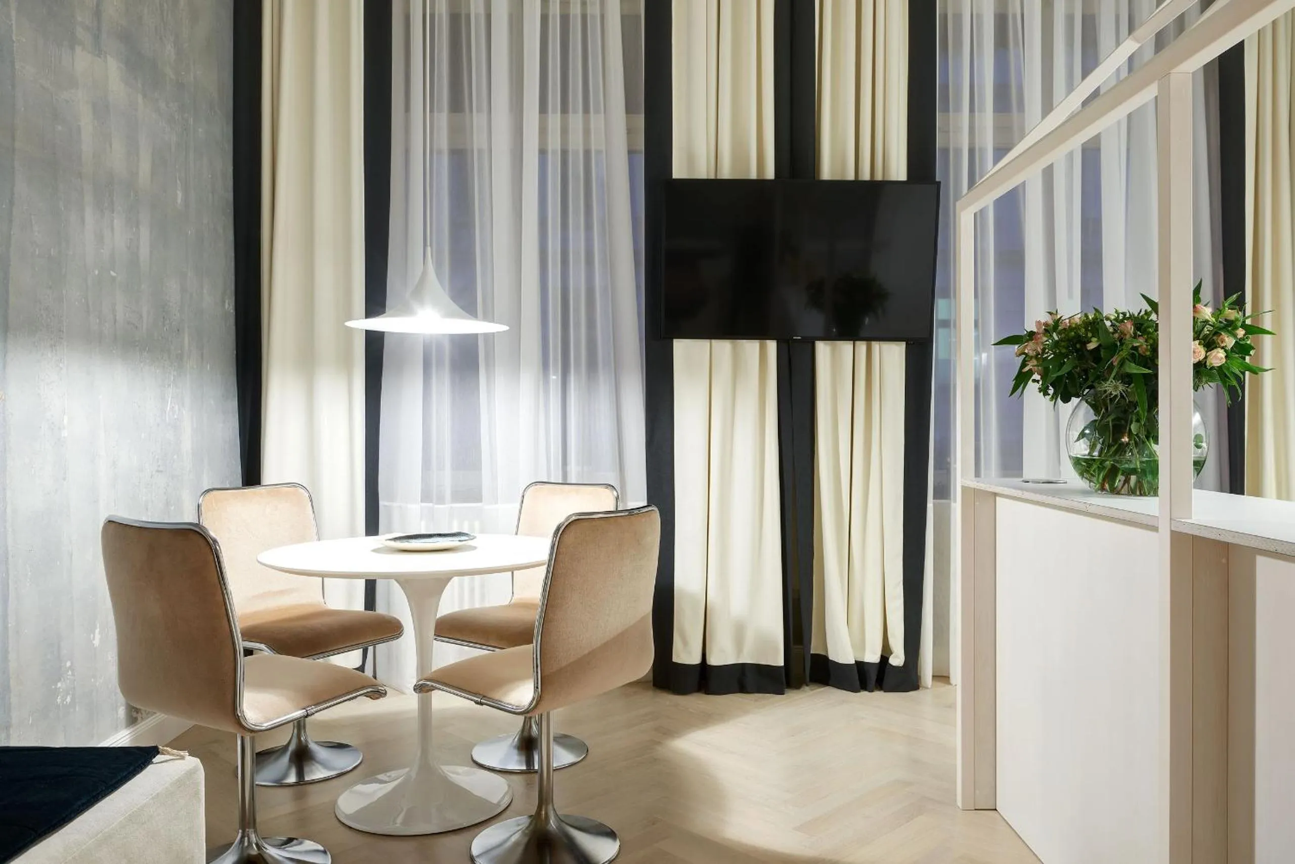 Dining area in Cora Apartments