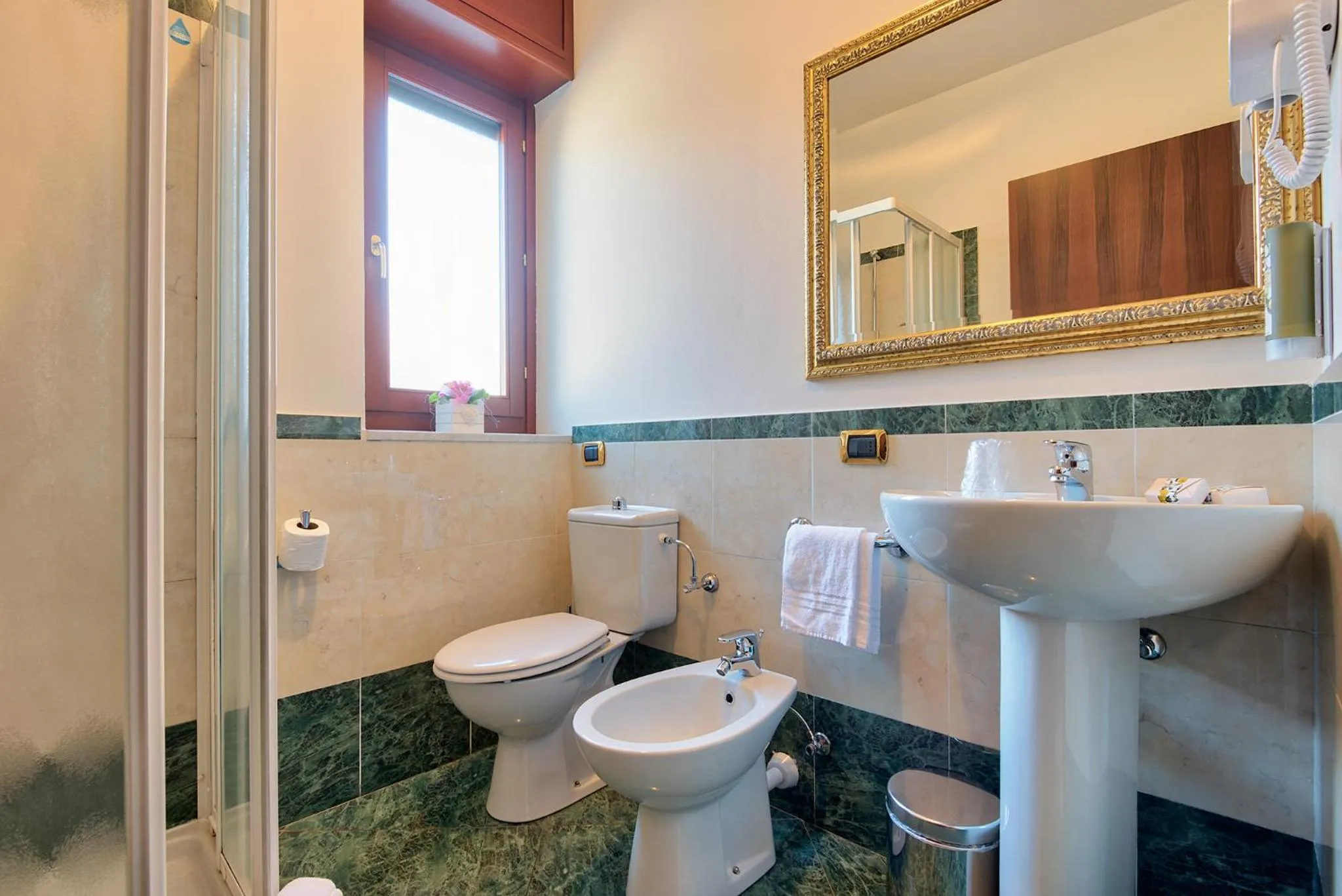 Bathroom in Albergo Villa Priula