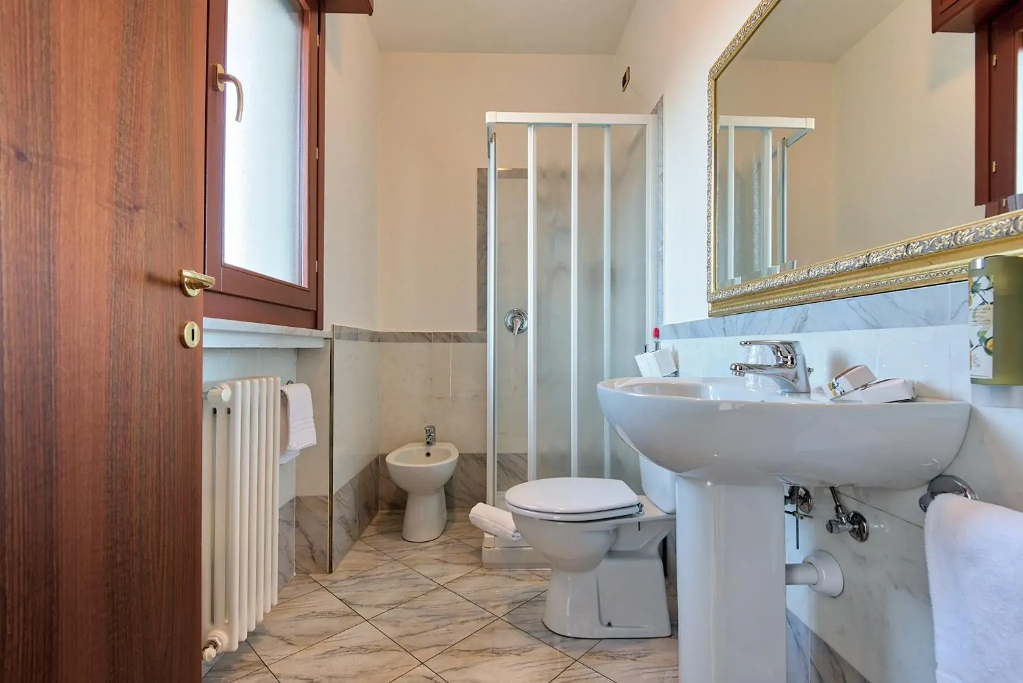 Bathroom in Albergo Villa Priula Bathroom in Albergo Villa Priula