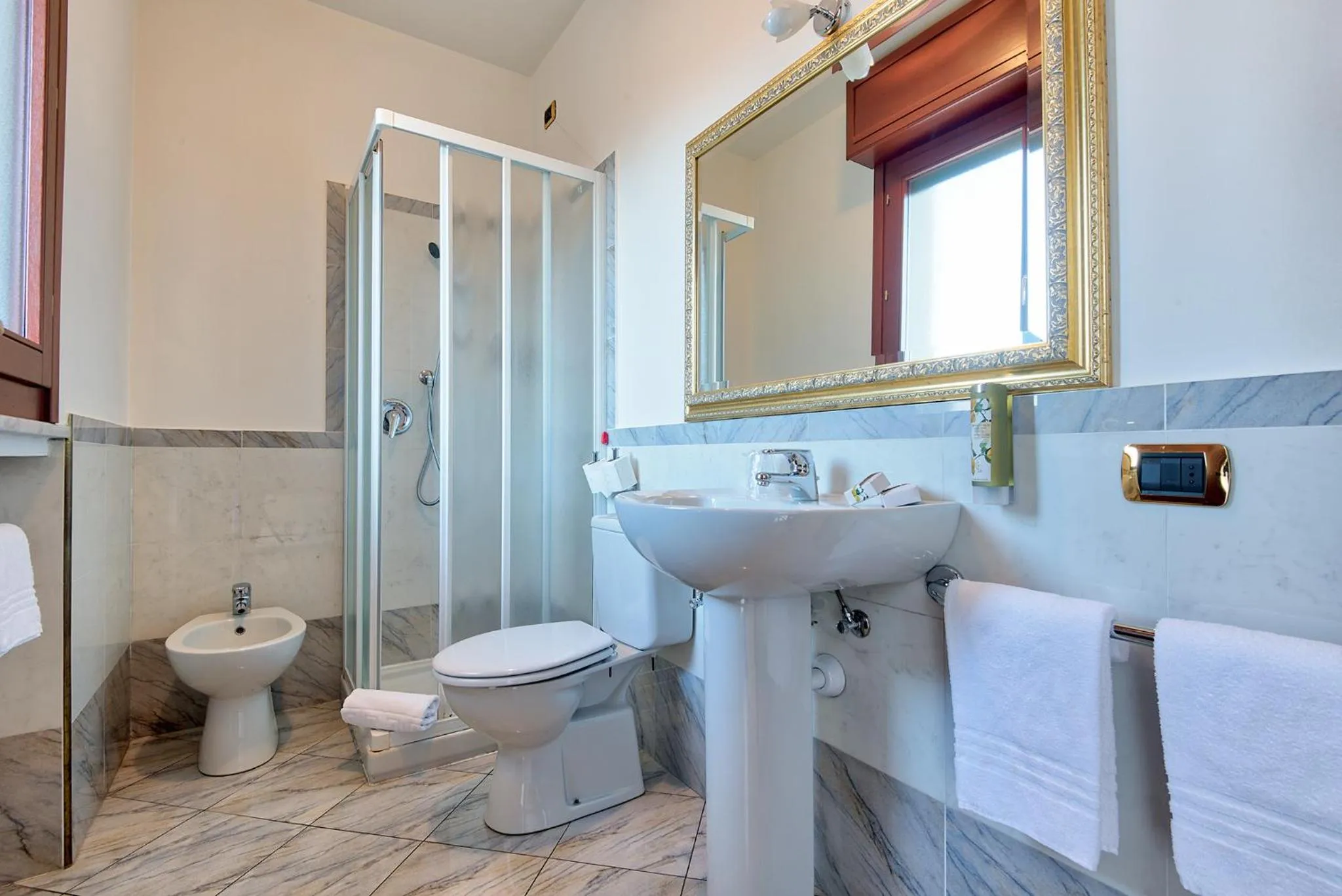 Bathroom in Albergo Villa Priula