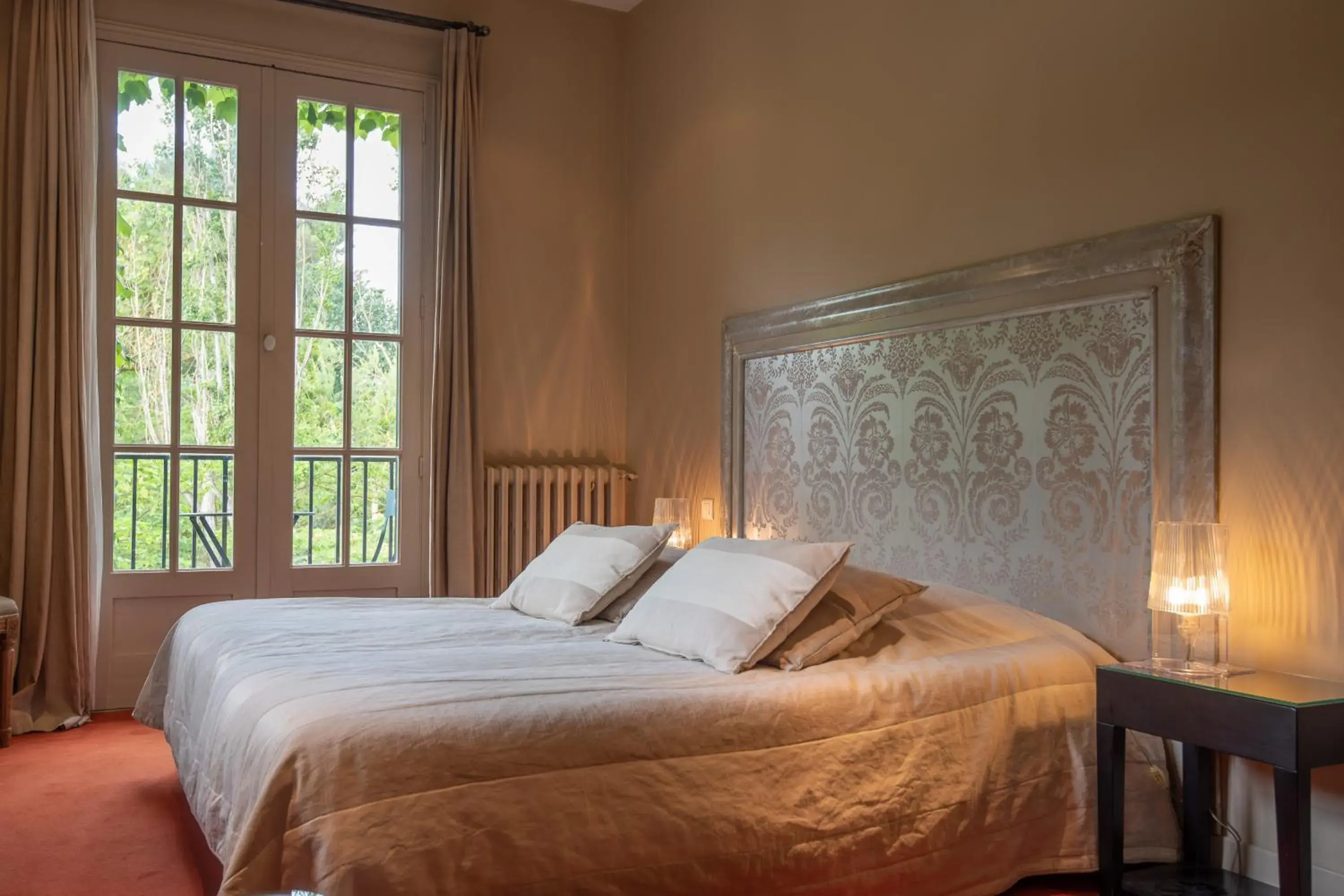 Photo of the whole room, Bed in Domaine d'Auriac - Relais & Châteaux
