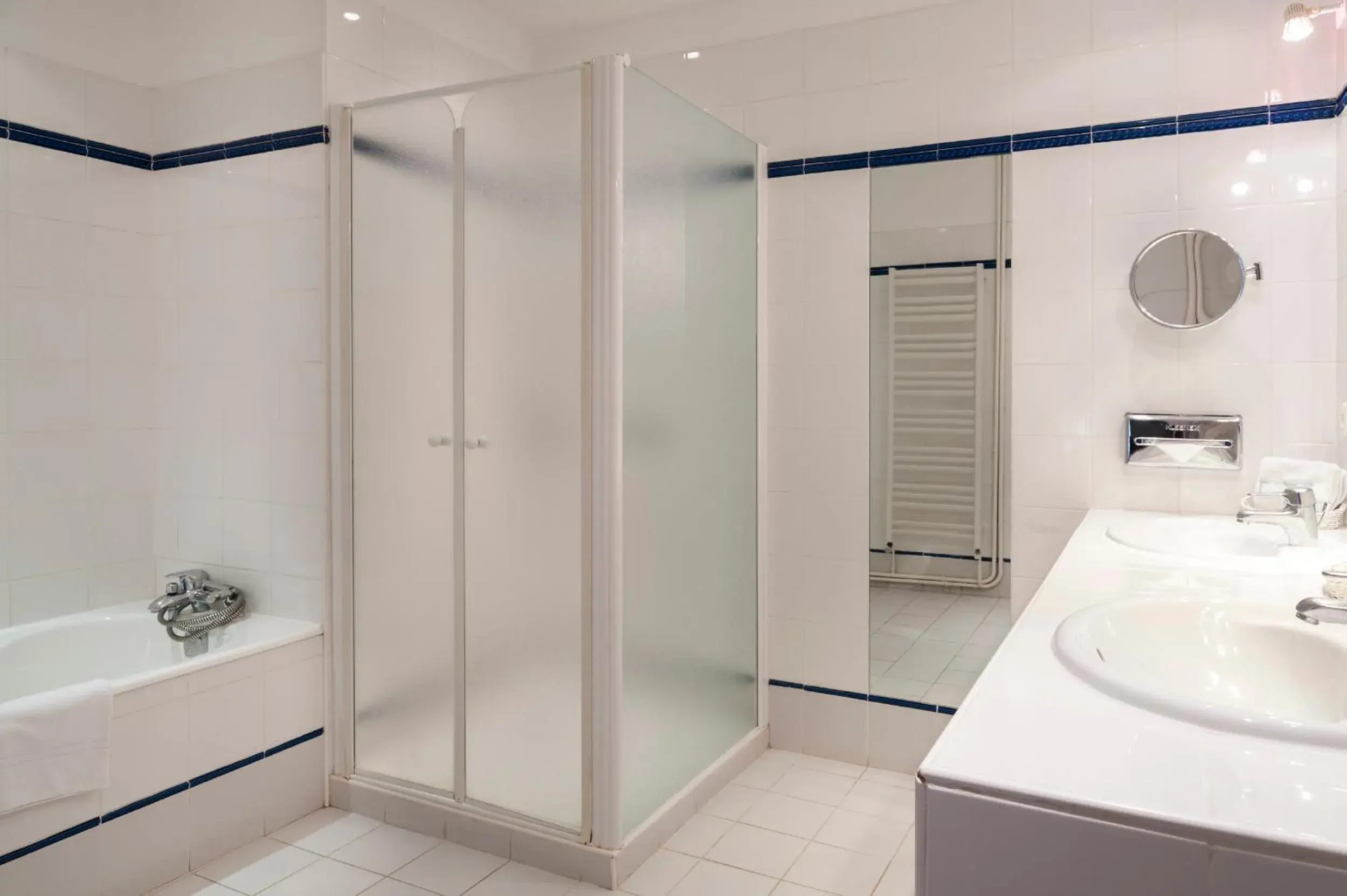 Bathroom in Domaine d'Auriac - Relais & Châteaux
